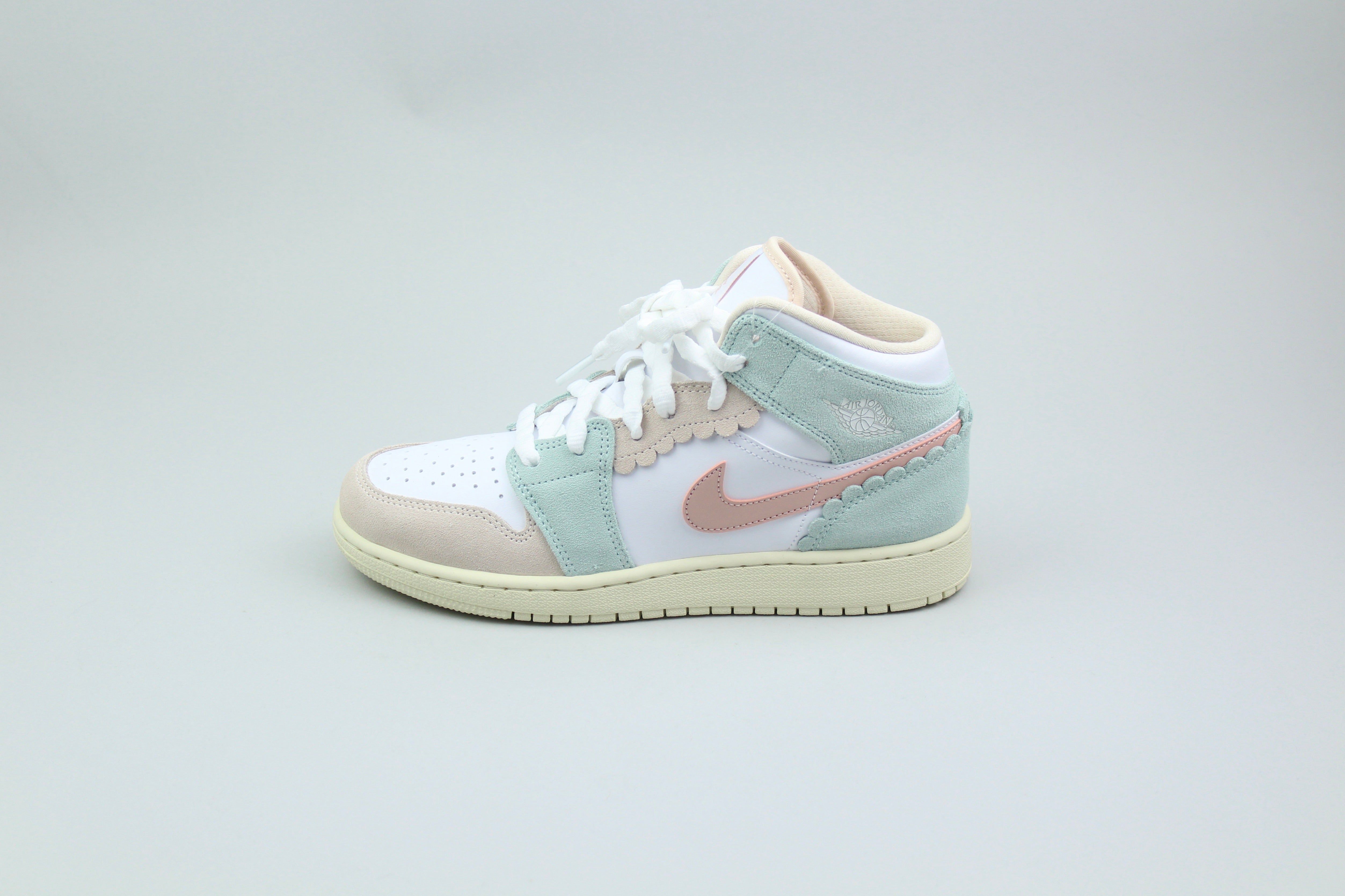 Air Jordan 1 Mid SE 'Pink Oxford'-8709824151882-The Attic