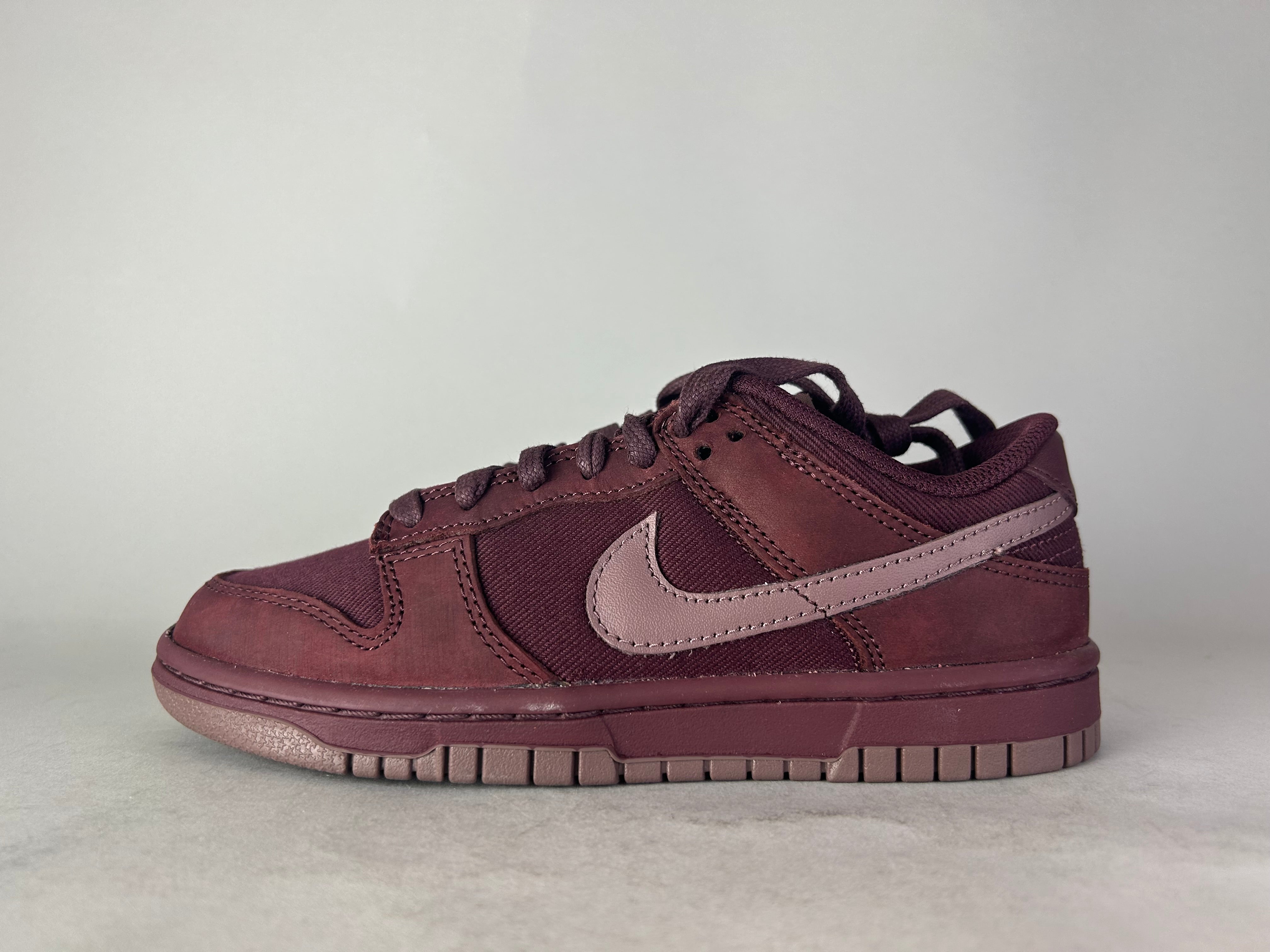 Nike Dunk Low Premium 'Burgundy Crush' - Size 35.5 (ARCHIVE)
