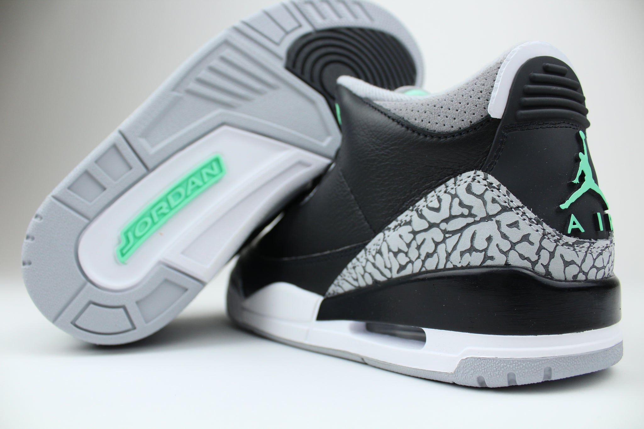 Air Jordan 3 'Green Glow' – The Attic