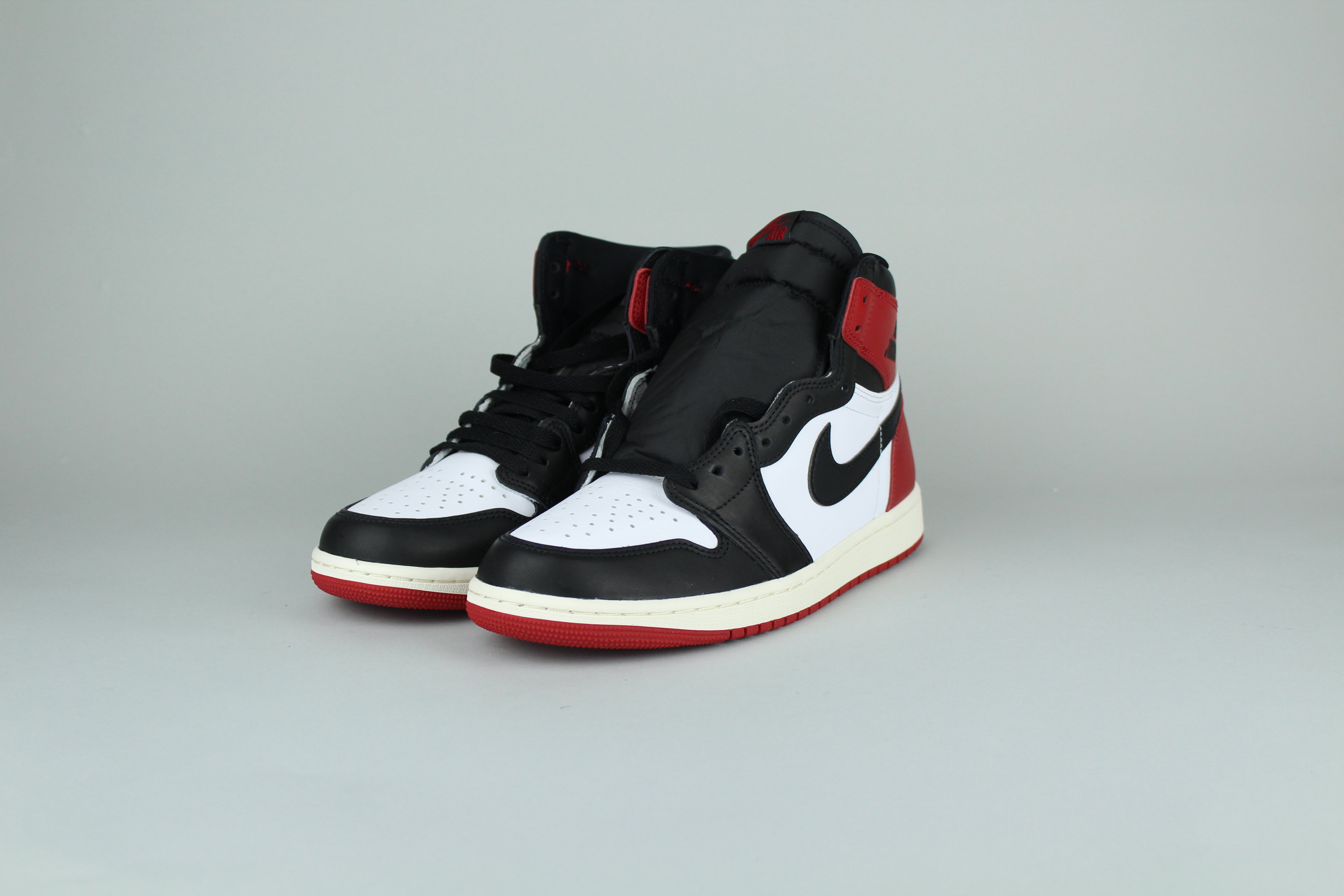 Air Jordan 1 High OG 'Black Toe Reimagined' - Size 42.5/43 (ARCHIVE)
