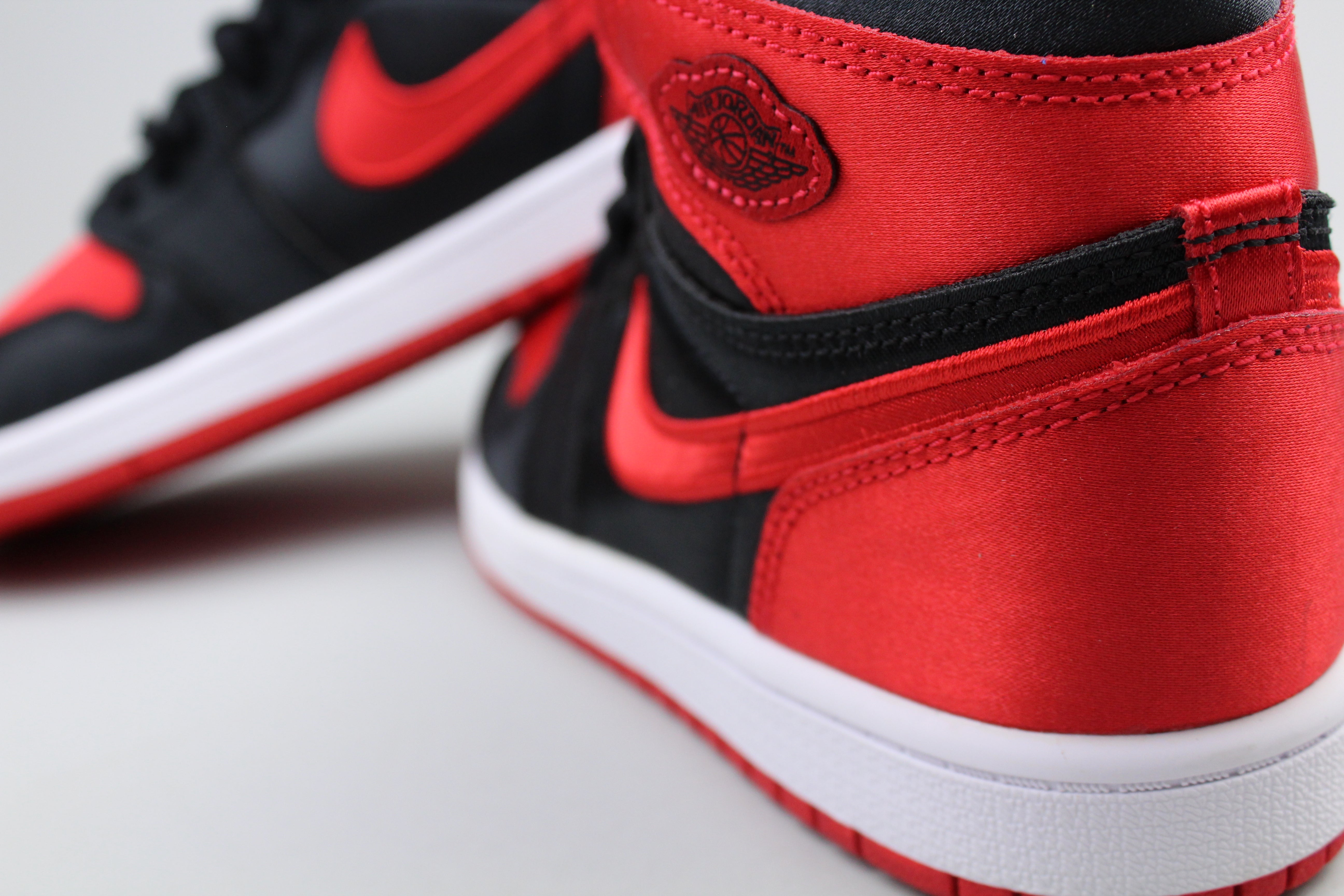 Air Jordan 1 'Satin Bred' (PS)-8613833015626-The Attic