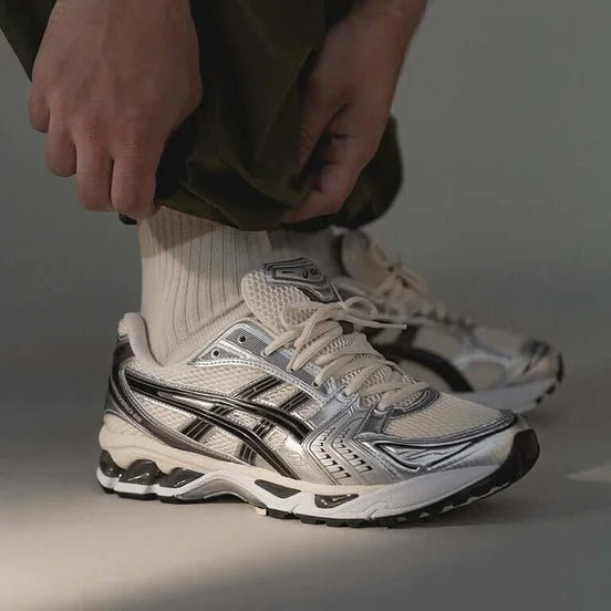 ASICS GEL-Kayano 14 'Crème Noir Prune métallique'