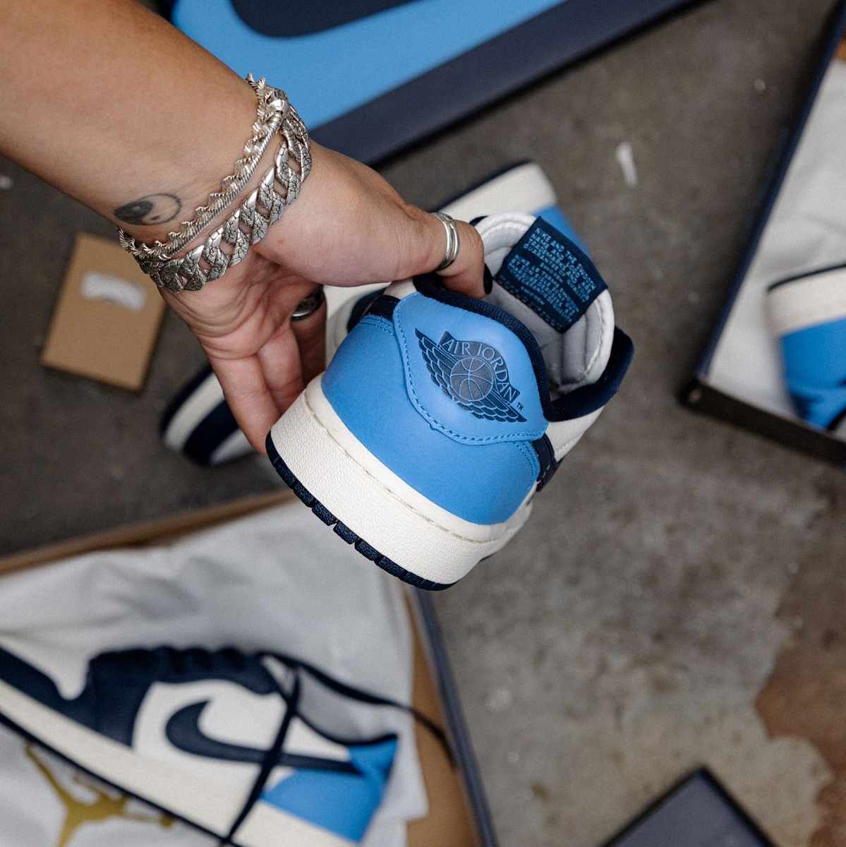 Air Jordan 1 Low OG 'Obsidian'
