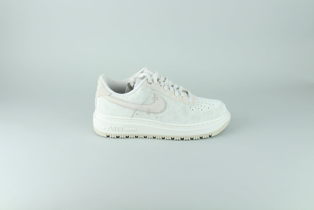 Nike Air Force 1 Luxe 'Summit White' - Size 44 (ARCHIVE)-10184674279754-The Attic