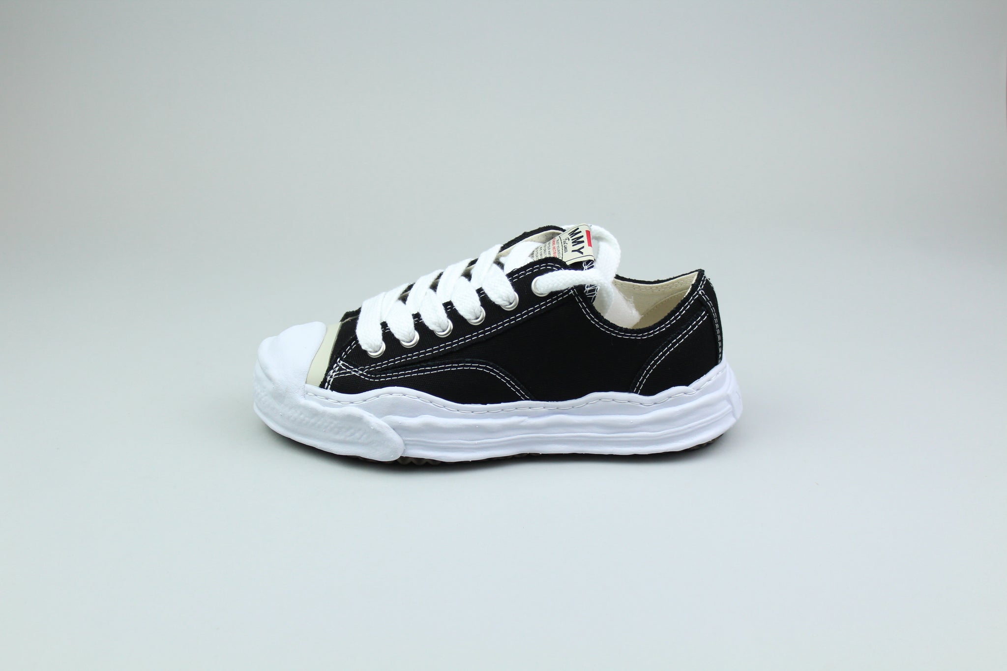 MIHARA YASUHIRO OG CANVAS LOW-TOP ブラック Maison Mihara Yasuhiro Hank OG Sole Canvas Low 'Black' – The Attic
