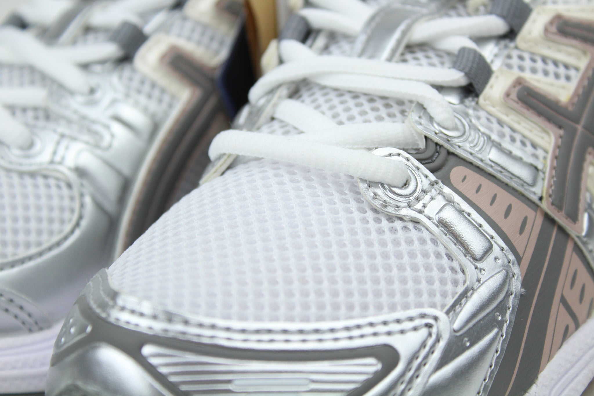 【美品】QUICK PACK 9【GRAY WHITE】 Wilson Shift Super Tour Bag - 9 Pack Tennis Bag