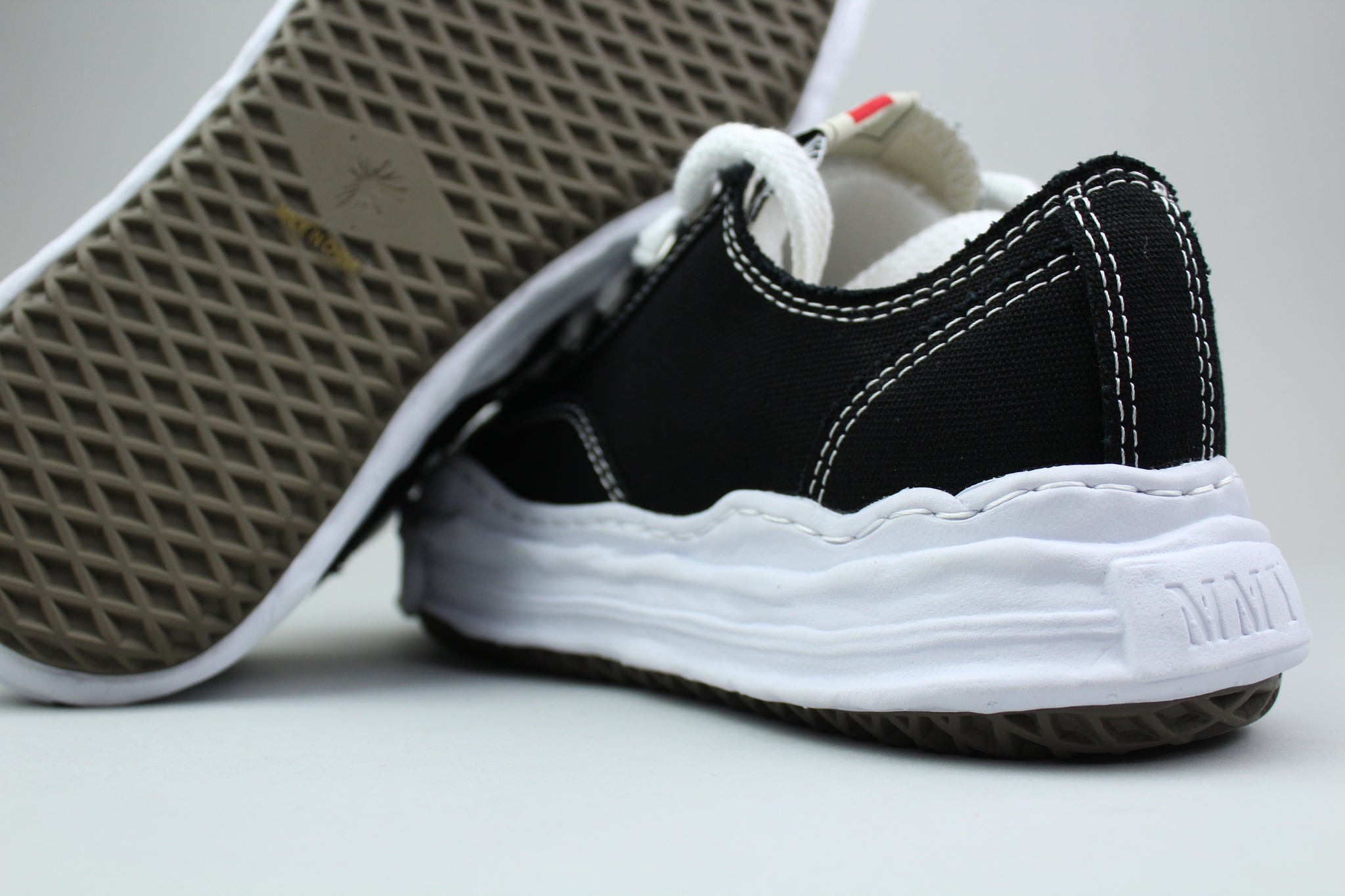 E101D8DF-26AB-4FB1-B074-