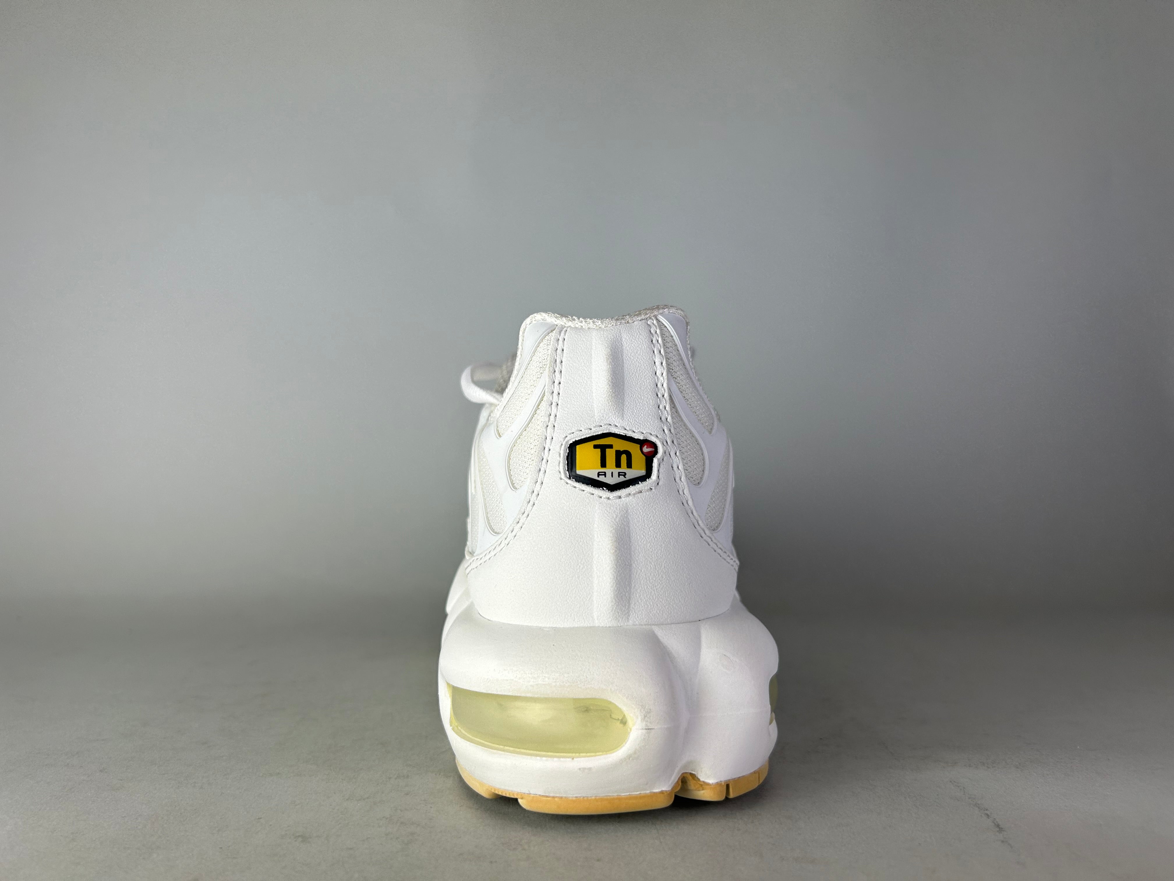 Supreme x Nike Air Max Plus TN 'White' - Size 44 (ARCHIVE)
