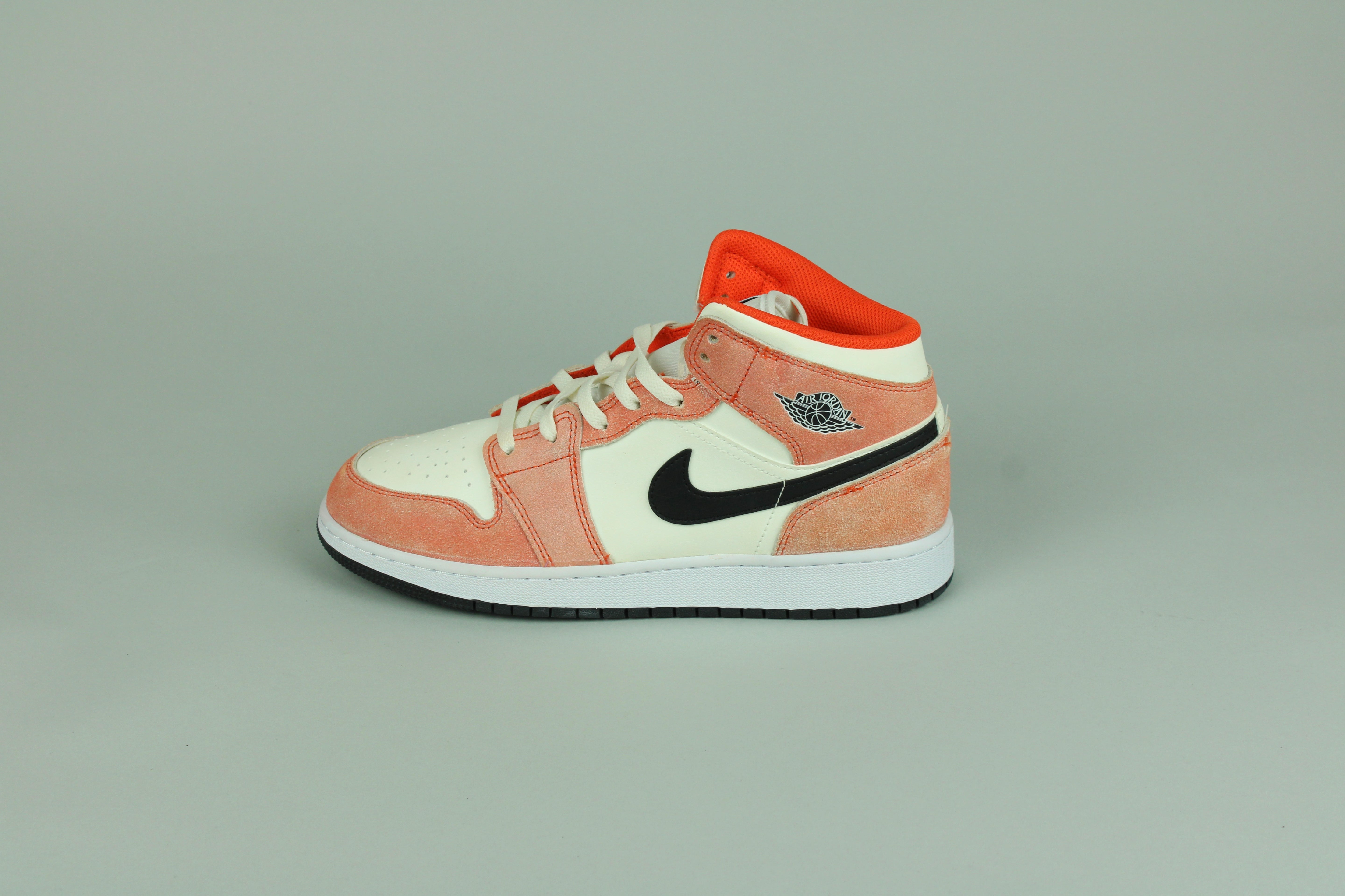 Air Jordan 1 Mid SE 'Orange Suede' (GS) - Size 40 (ARCHIVE)-10293195866442-The Attic