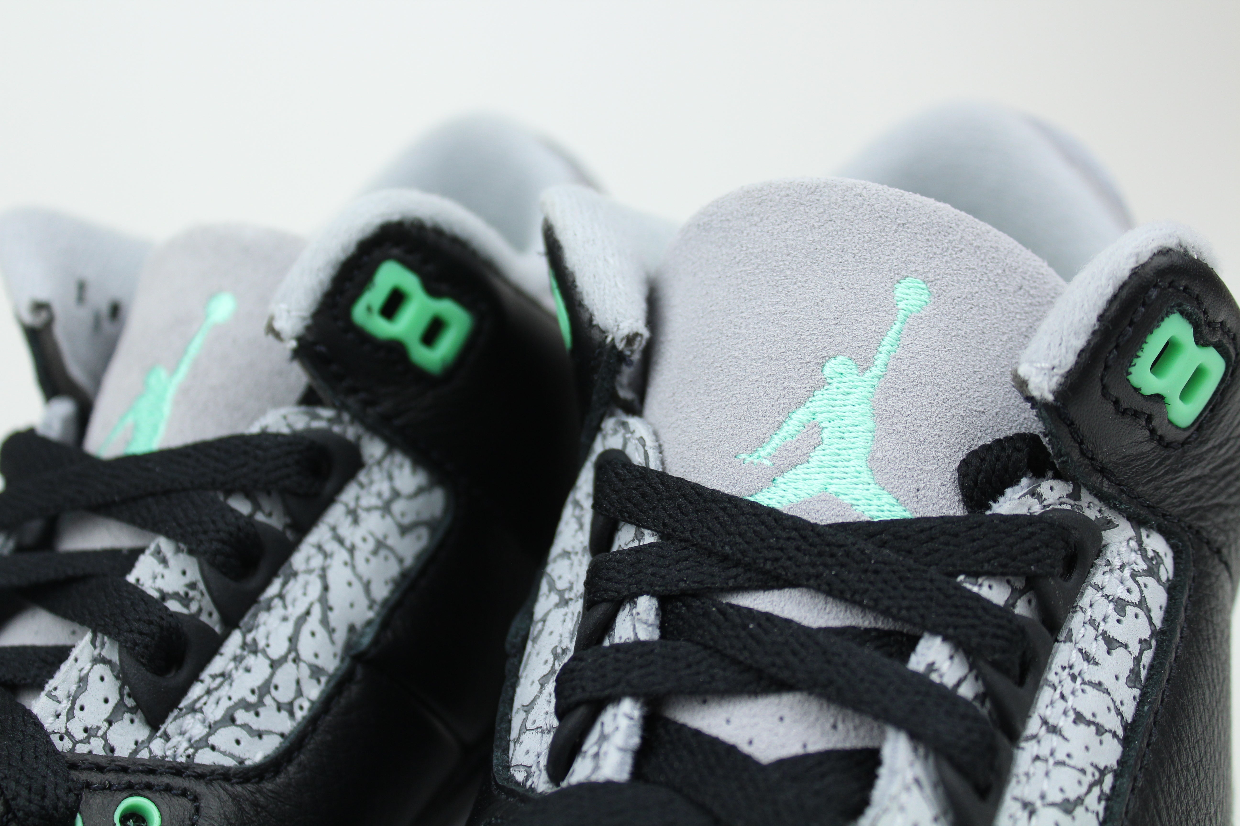 Air Jordan 3 'Green Glow'-10210504737098-The Attic