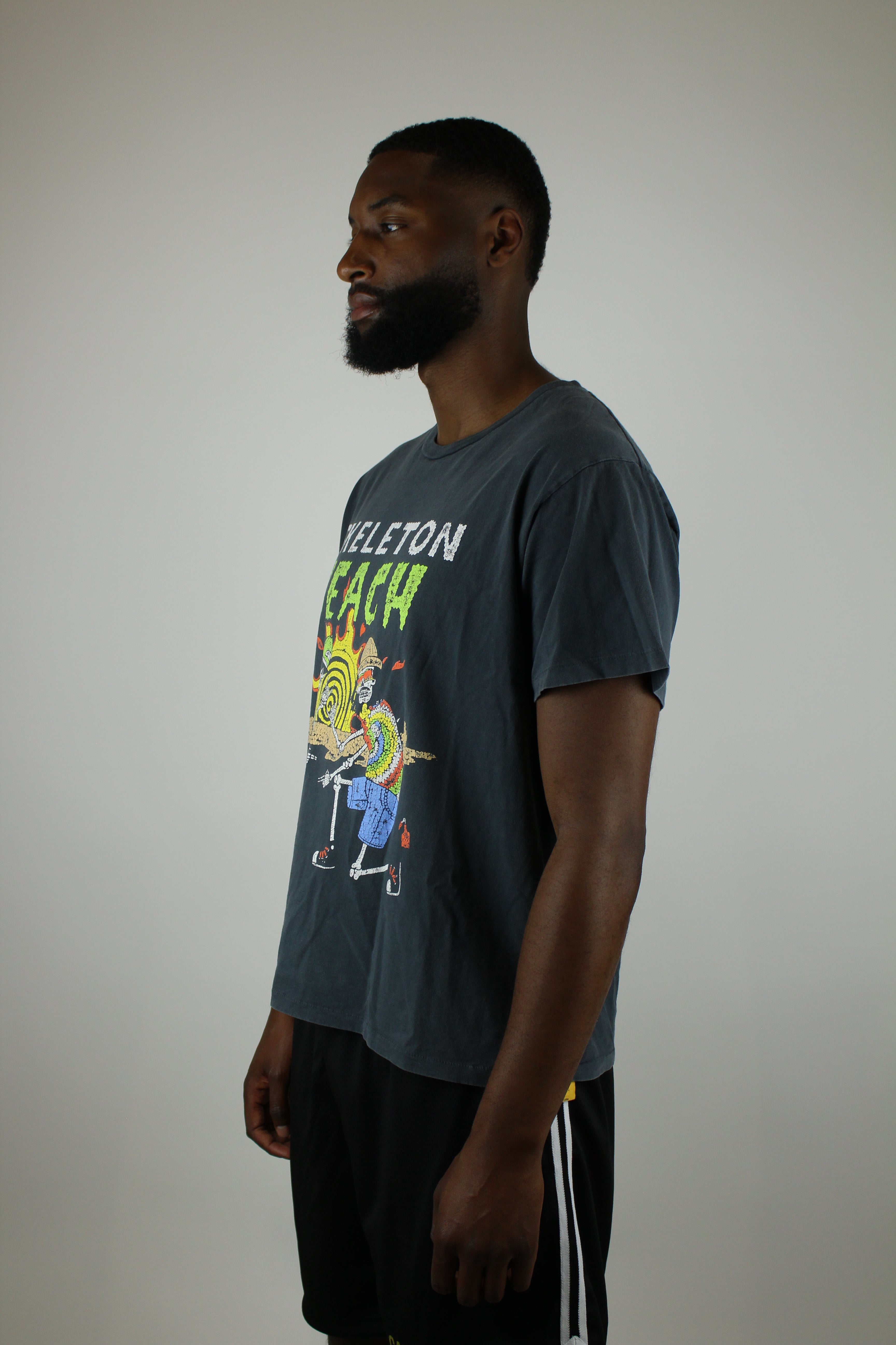 Gallery Dept. Skeleton Beach T-shirt in Vintage Grey – unisex designer shirt met skelet-print, streetwear stijl