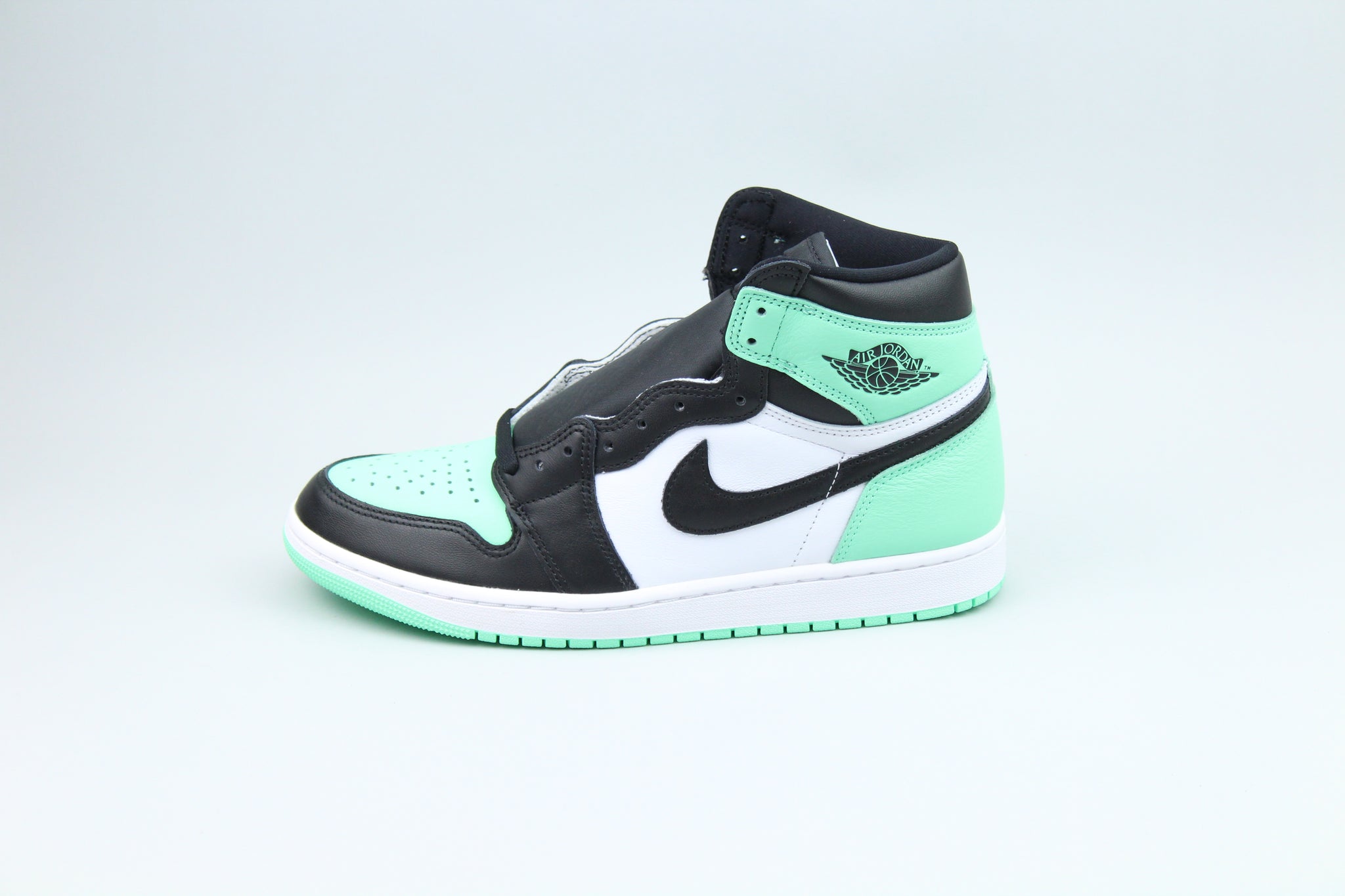Jordan 1 Retro High OG 'Green Glow' – The Attic