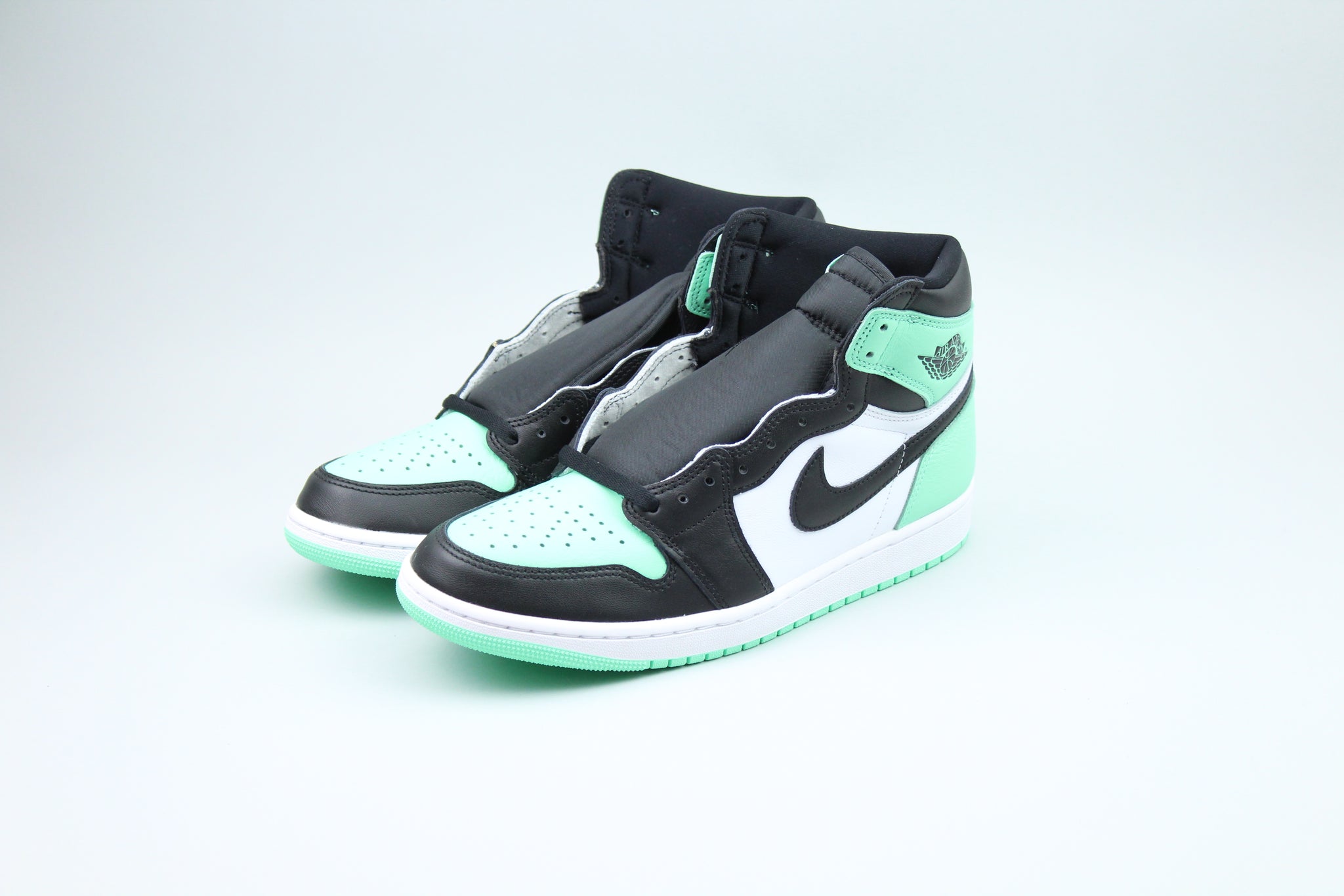 Jordan 1 Retro High OG 'Green Glow' – The Attic