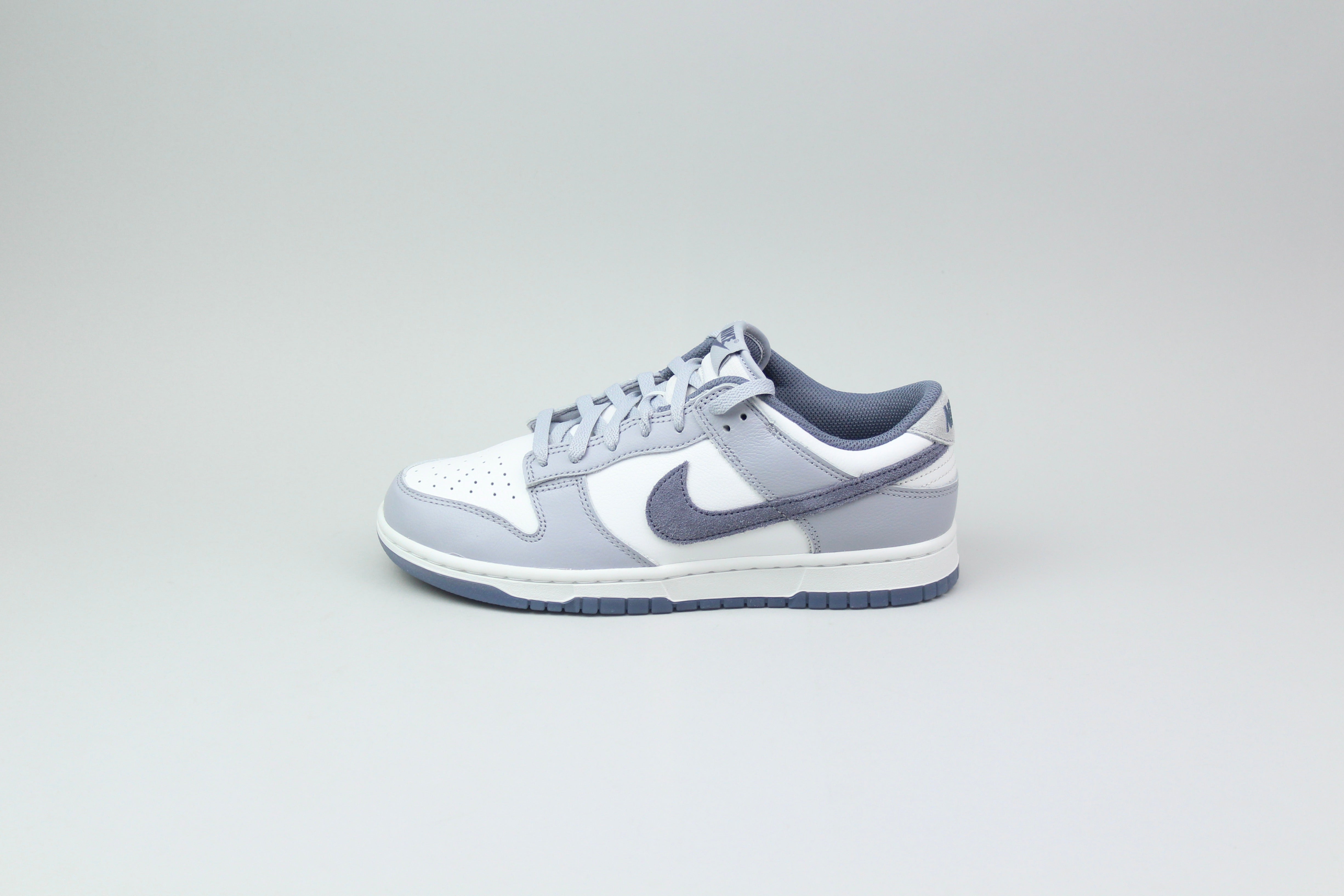 Nike Dunk Low SE 'Light Carbon'-9404229255498-The Attic