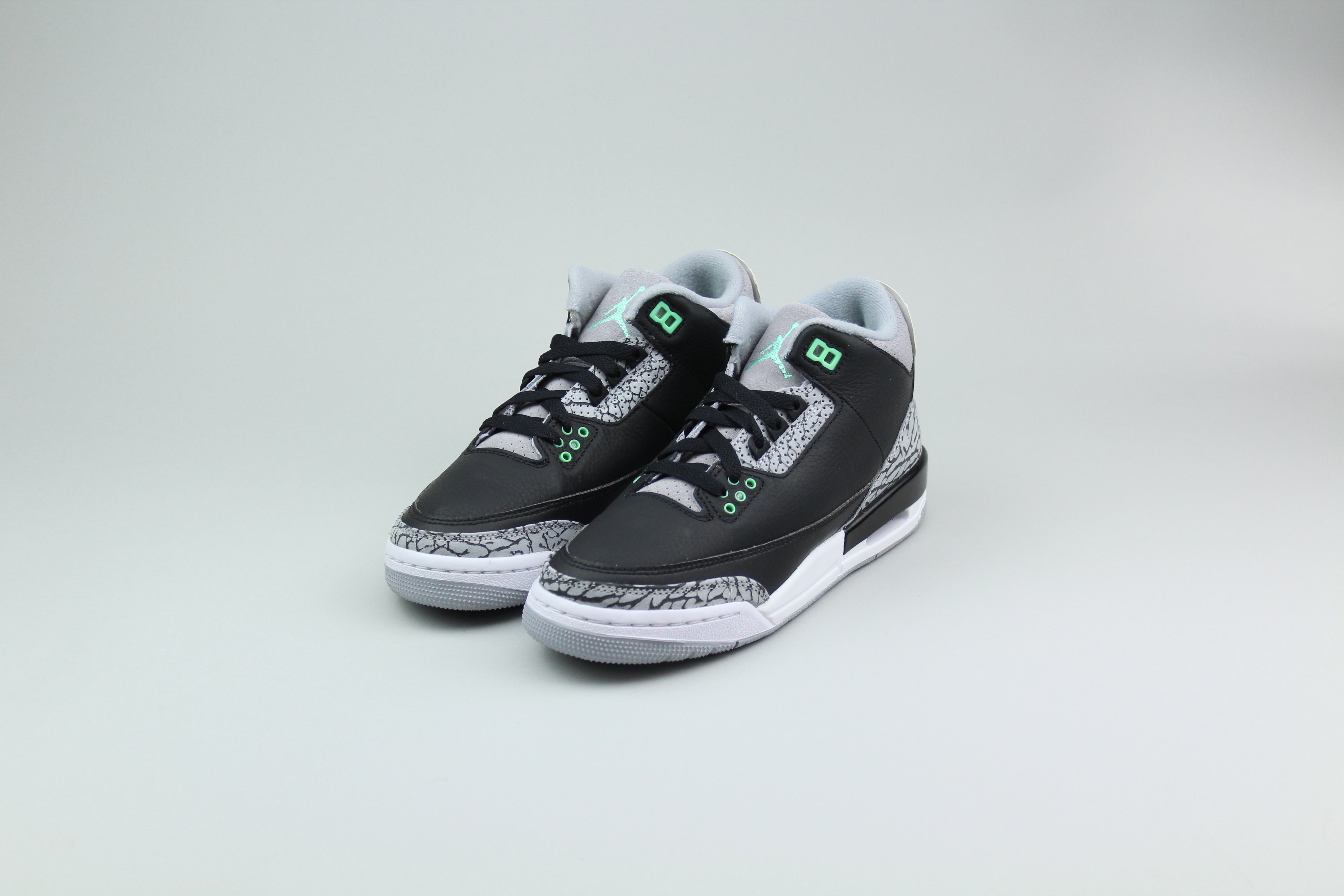 Air Jordan 3 Retro 'Green Glow' (GS)-9469468442954-The Attic
