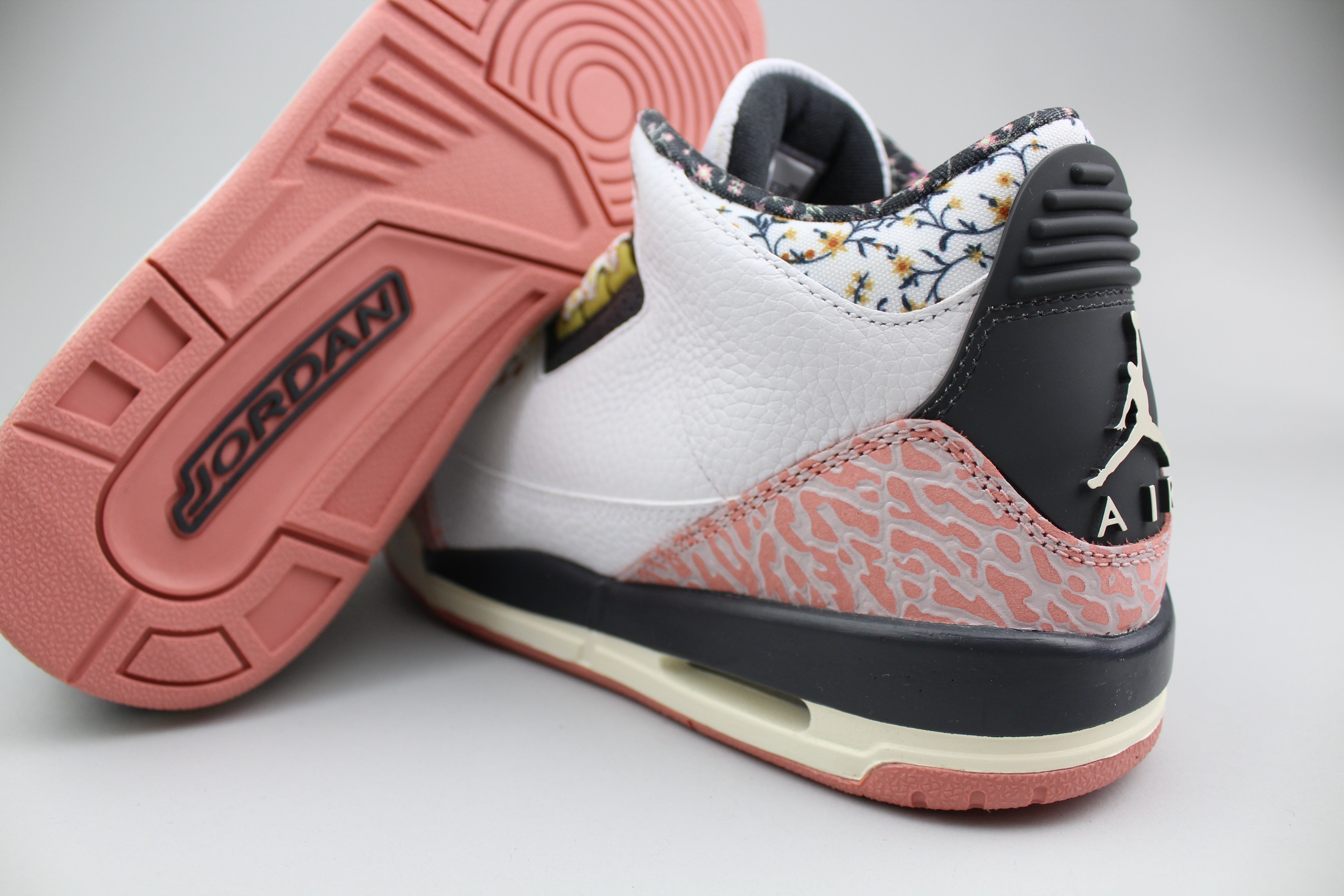 Air Jordan 3 'Vintage Floral' (GS)-9469472899402-The Attic