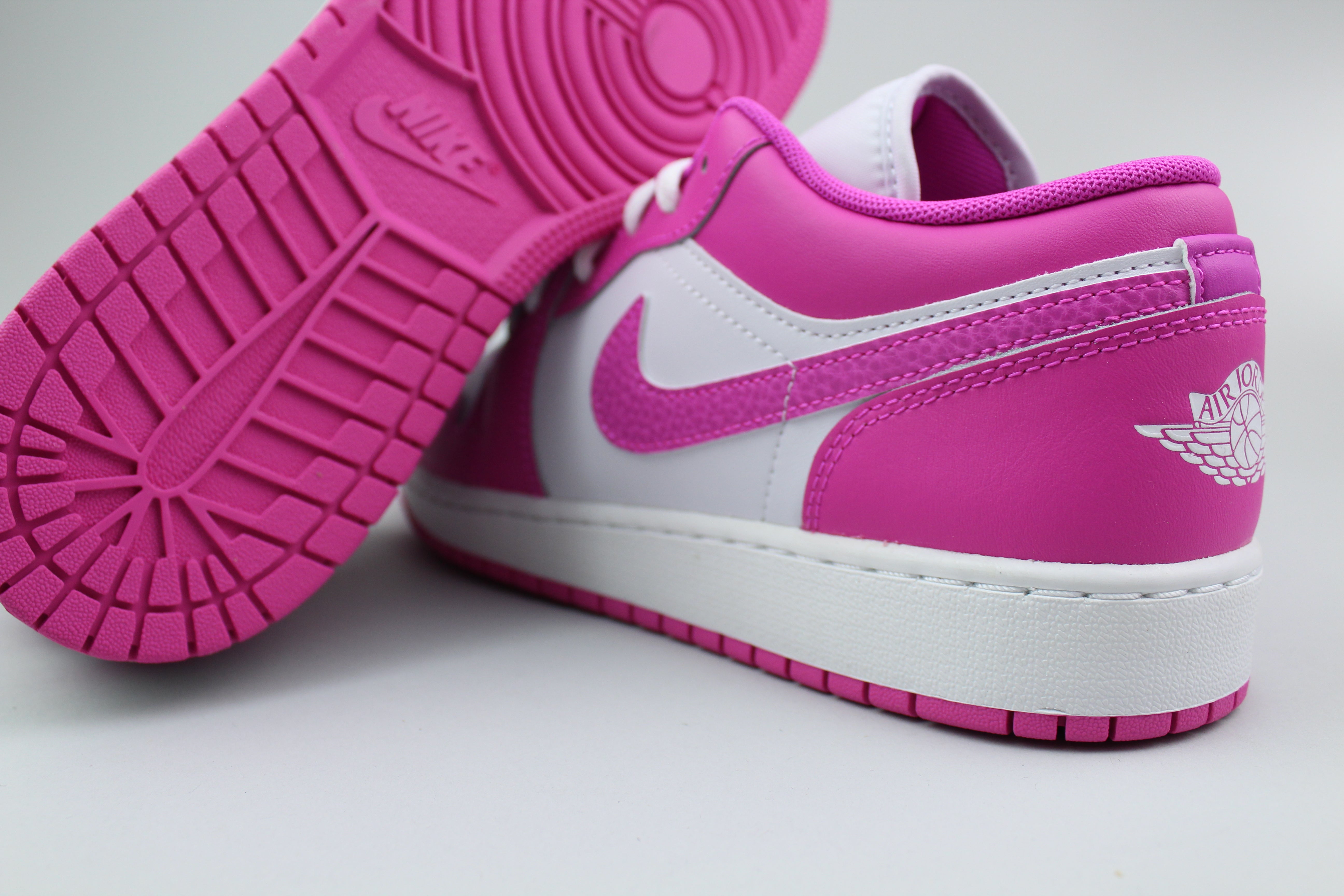 Air Jordan 1 Low 'Fire Pink' (GS)-9473942782282-The Attic