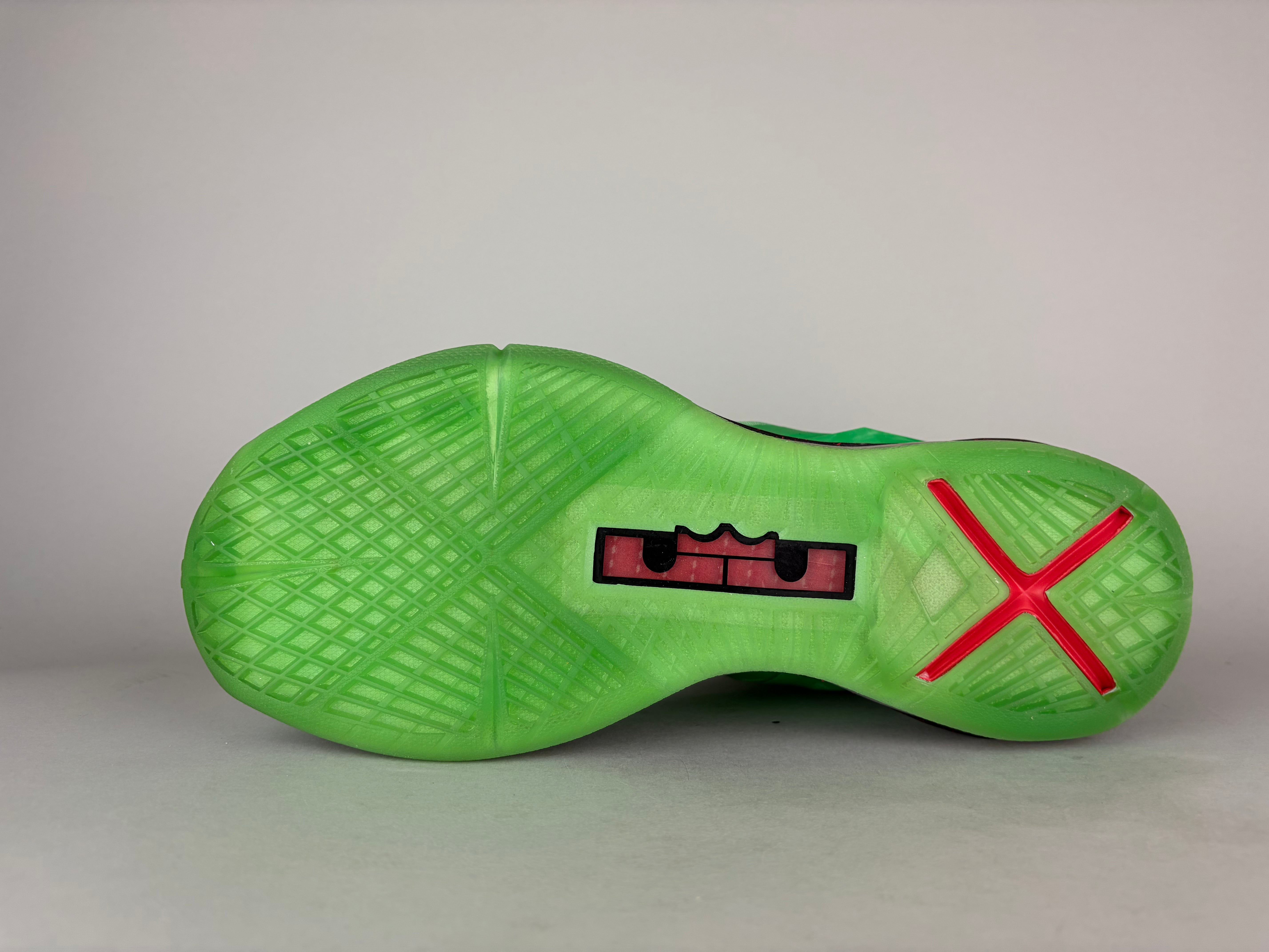 Nike LeBron 10 ‘Cutting Jade’ - Size 42.5 (ARCHIVE)