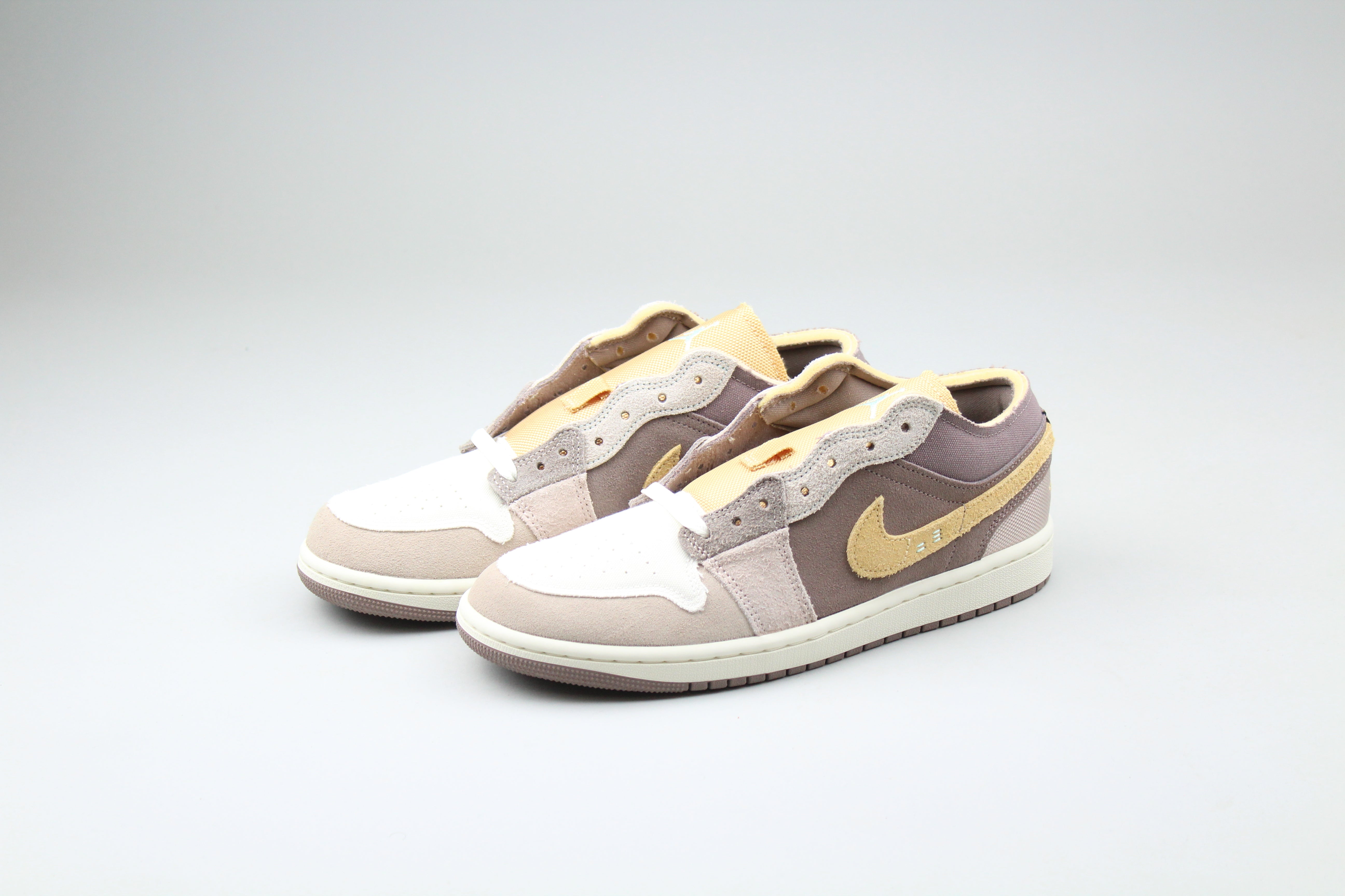 Jordan 1 Low SE Craft 'Taupe Haze'-8572467544394-The Attic