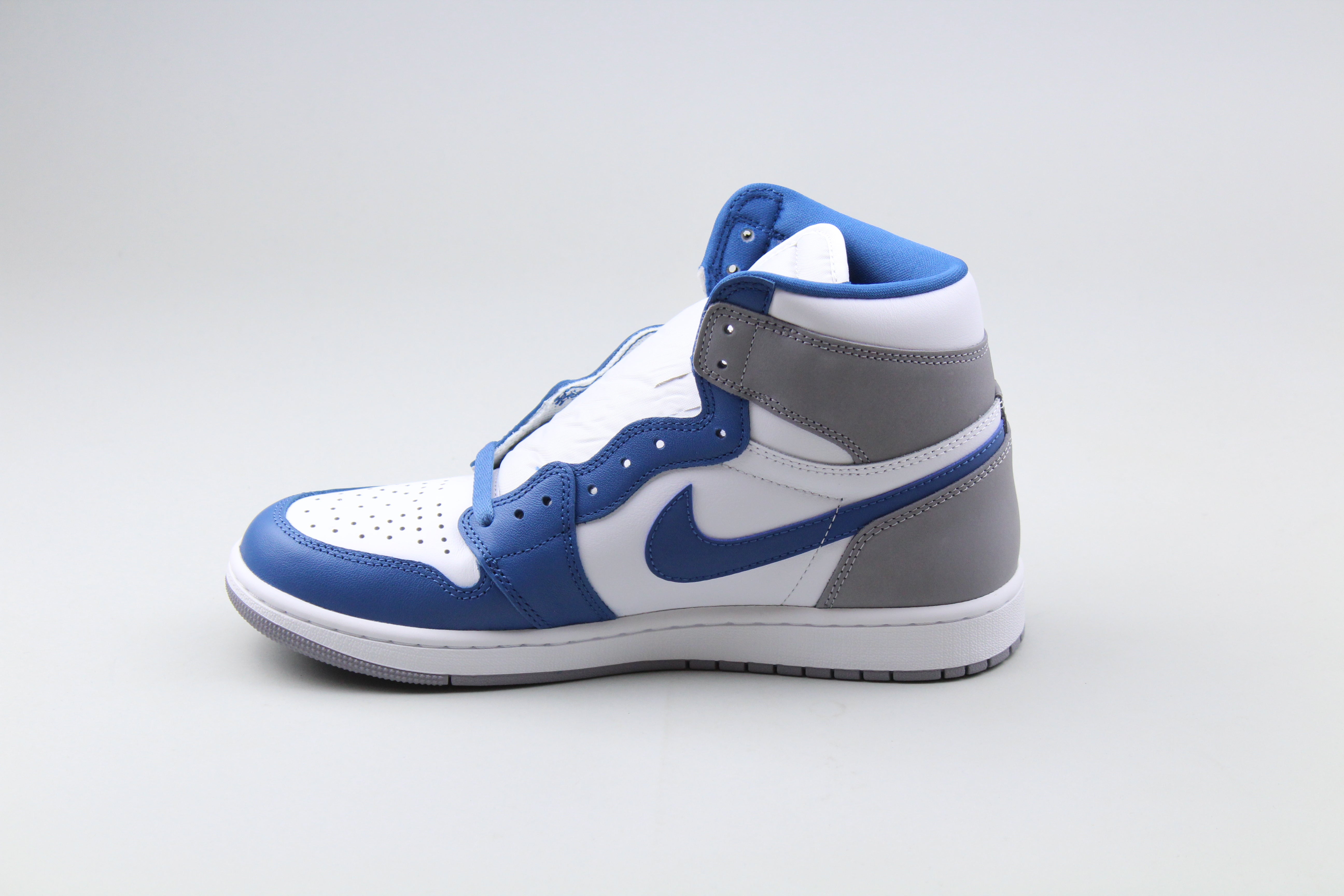 Jordan Retro High OG 'True Blue' – The Attic - Main Image