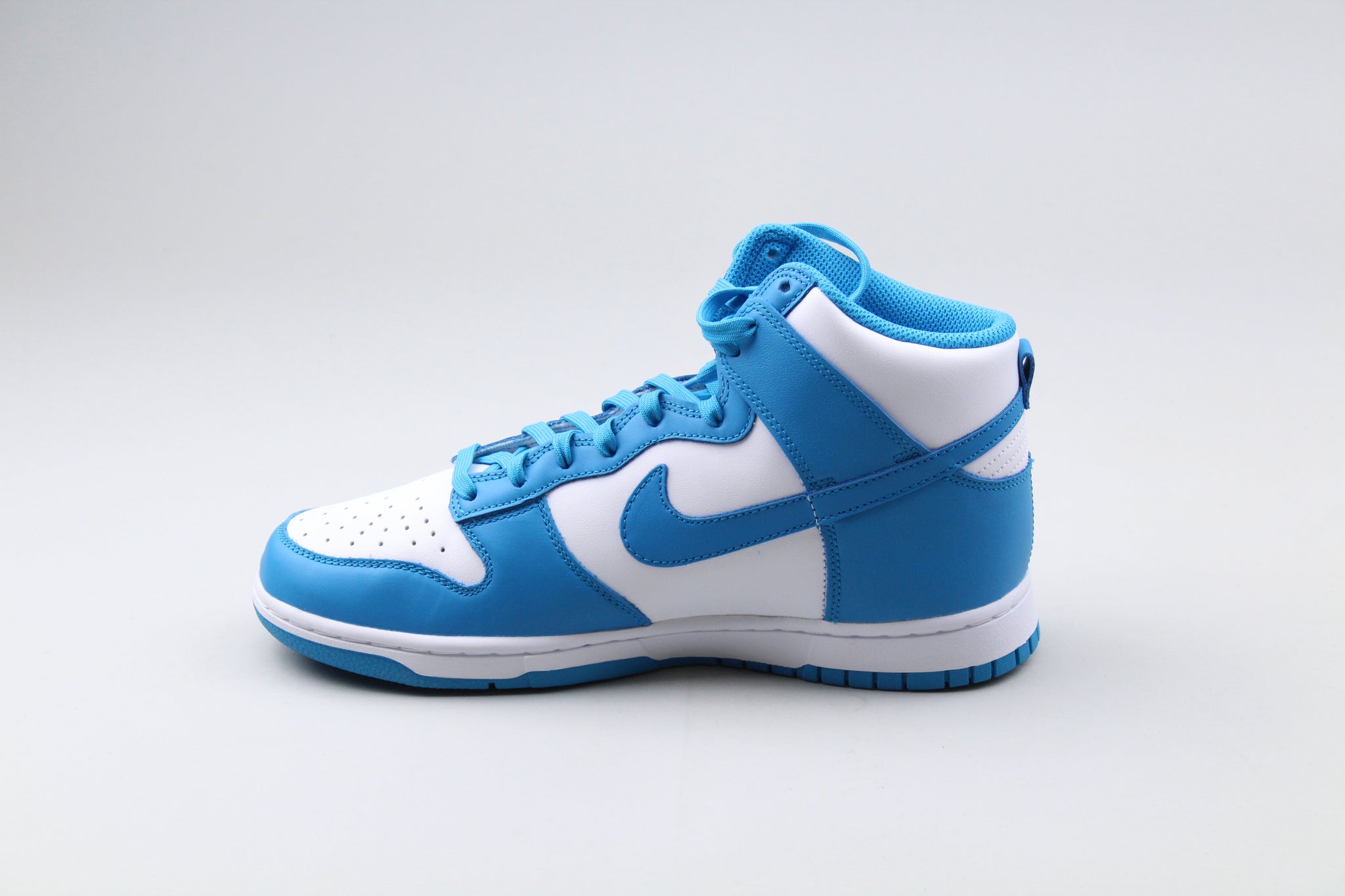 シューズ(男性用) Nike Dunk High LE \"White/ Blue\" Nike Dunk High Top Shoes. Nike ZA