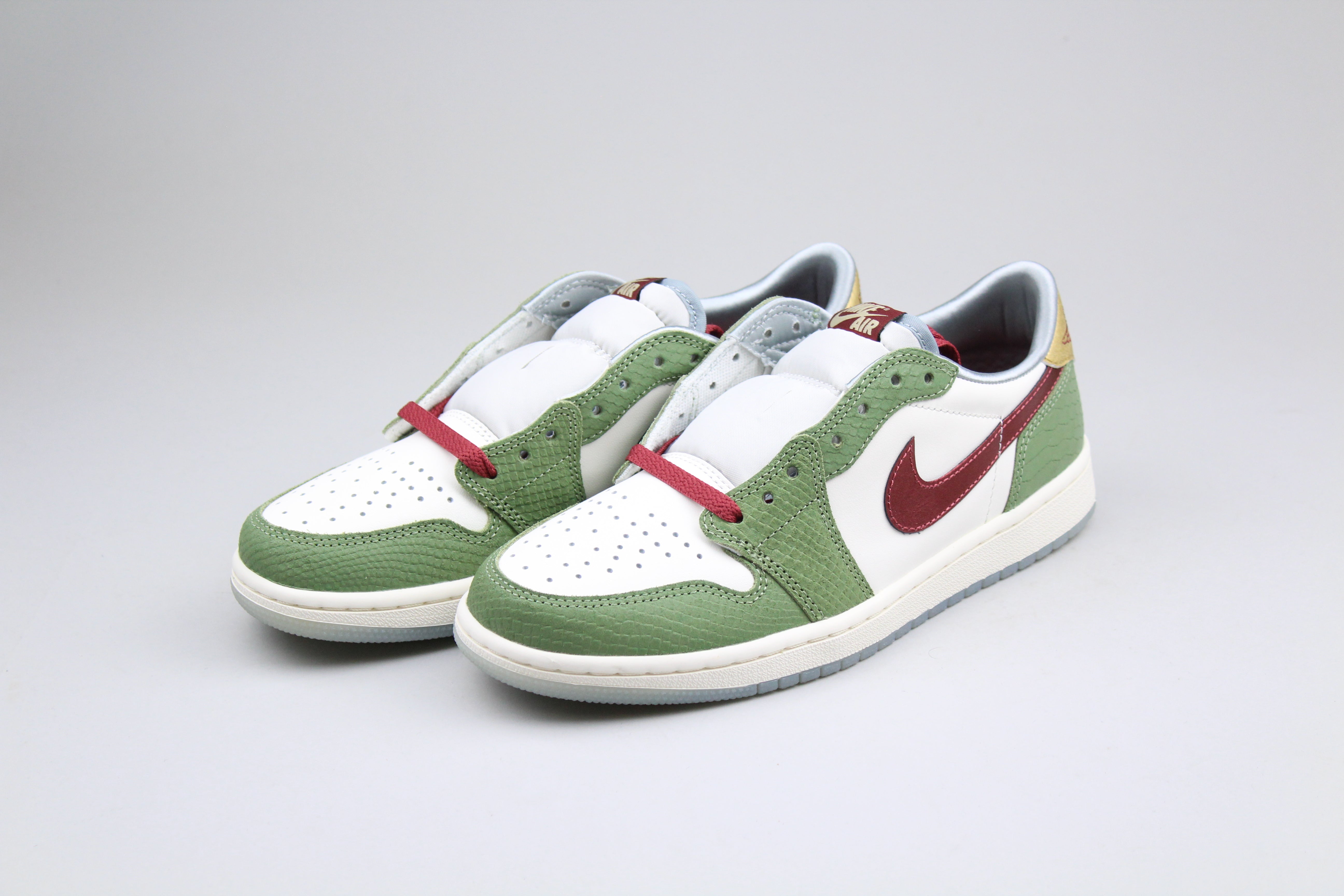 Jordan 1 Low 'Year Of The Dragon'-8660405584202-The Attic