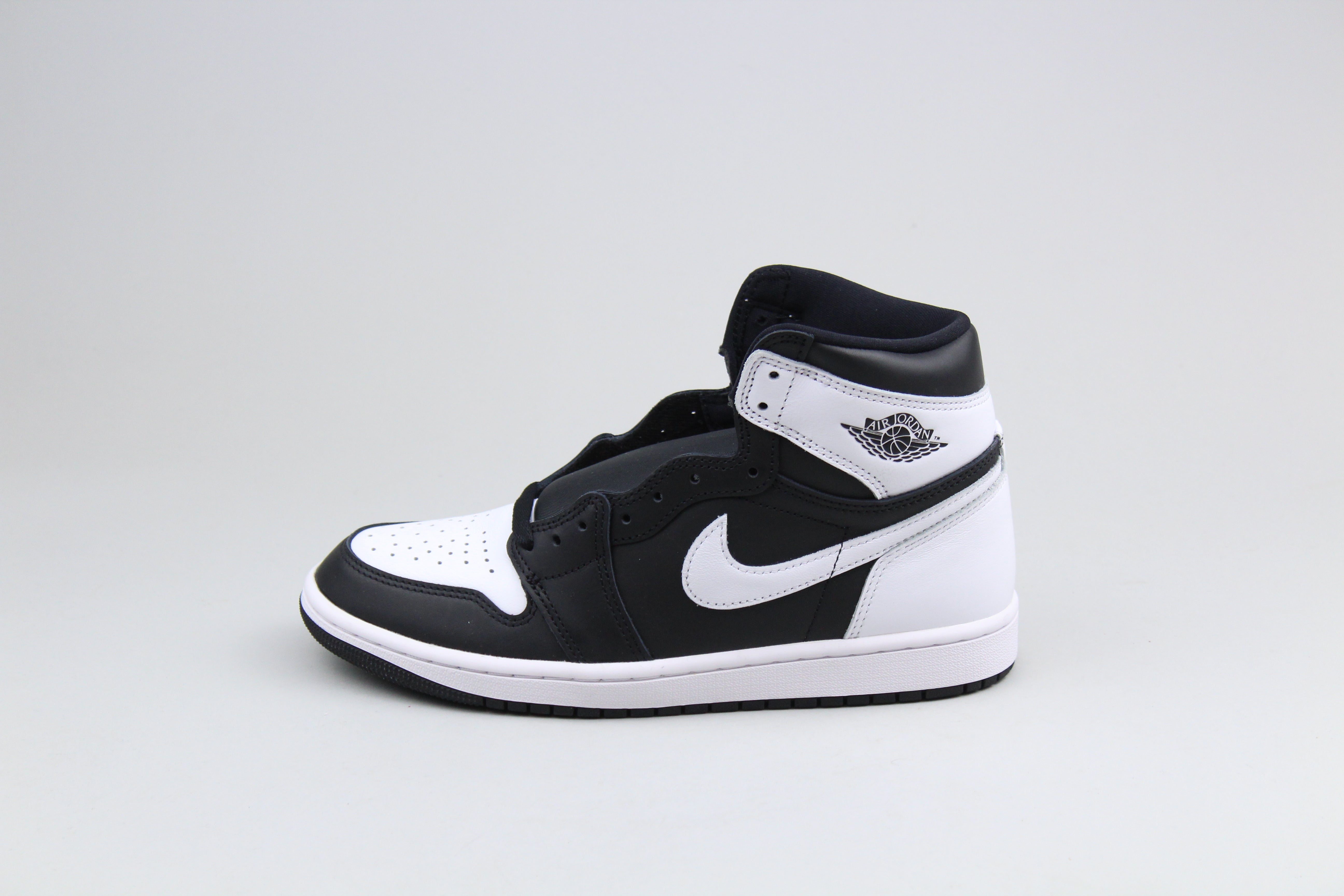 Jordan 1 High OG 'Reverse Panda'-8693914665290-The Attic