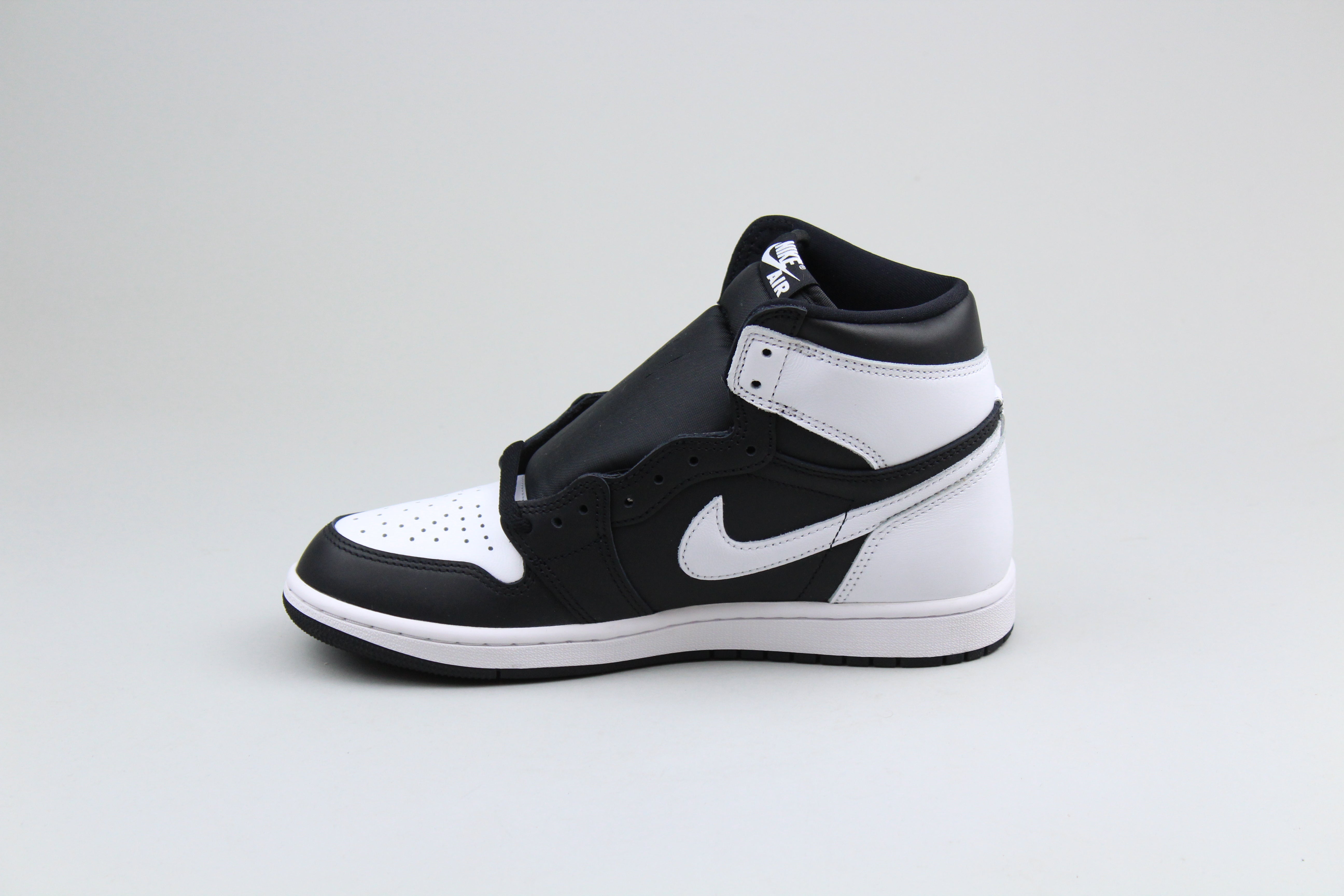 Jordan 1 High OG 'Reverse Panda'-8693914665290-The Attic