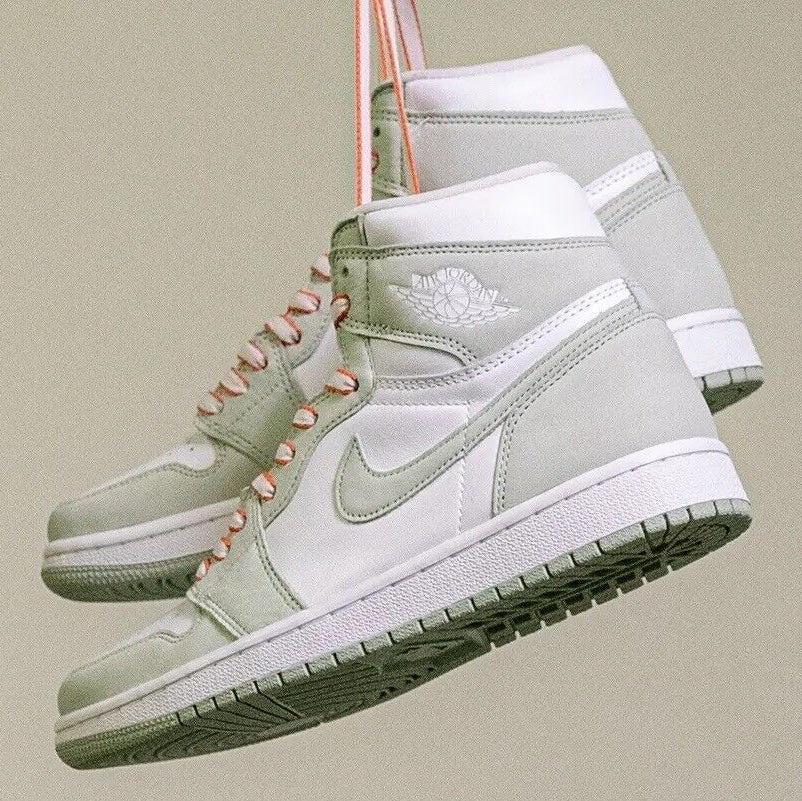 Jordan 1 Retro High OG 'Seafoam' (W)