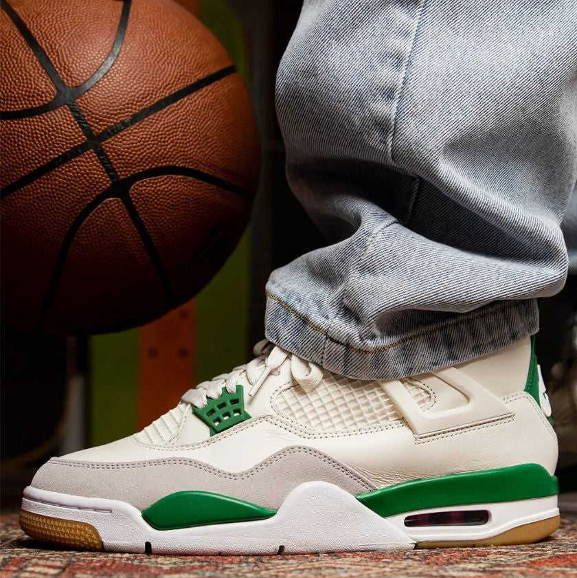Jordan 4 Retro SB 'Pine Green'
