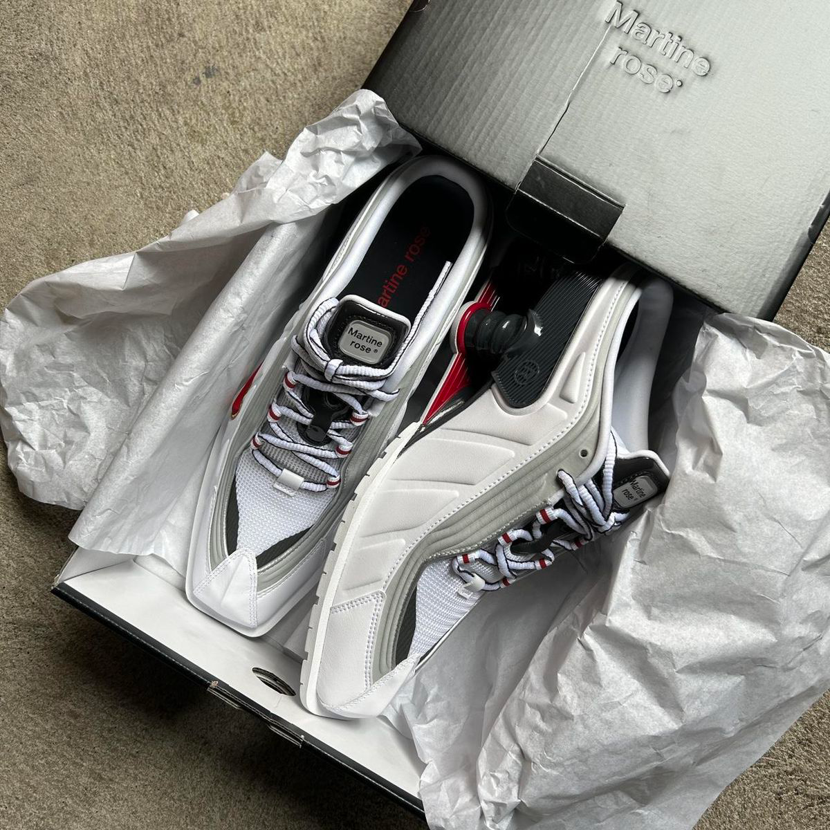 Nike Shox MR4 Mule Martine Rose Metallic 'Platin Varsity Rød' (W)