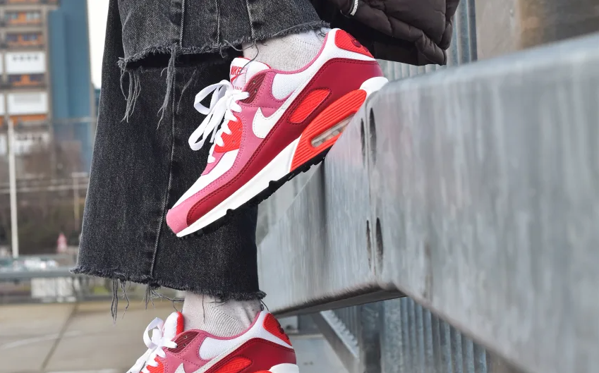 Nike Air Max 90 'Peony'
