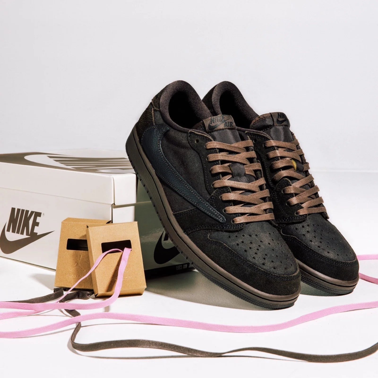 靴 JORDAN 1 LOW OG SP travis \"VELVET BROWN\" Buy Travis Scott x Air Jordan 1 Retro Low OG SP 'Velvet Brown