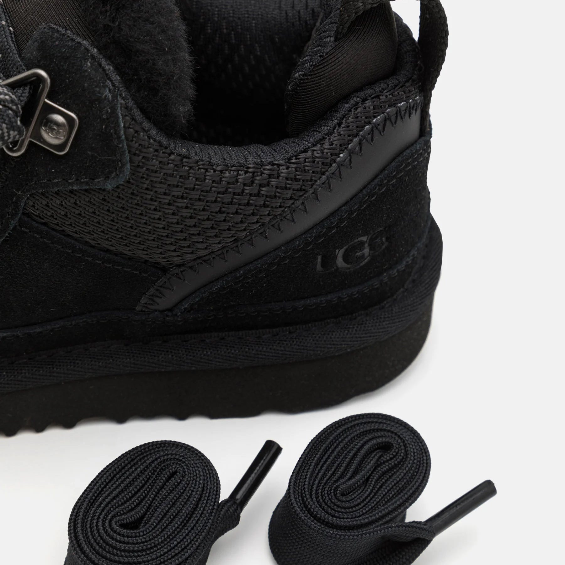 UGG Lowmel 'Black' (Kids) photo 6