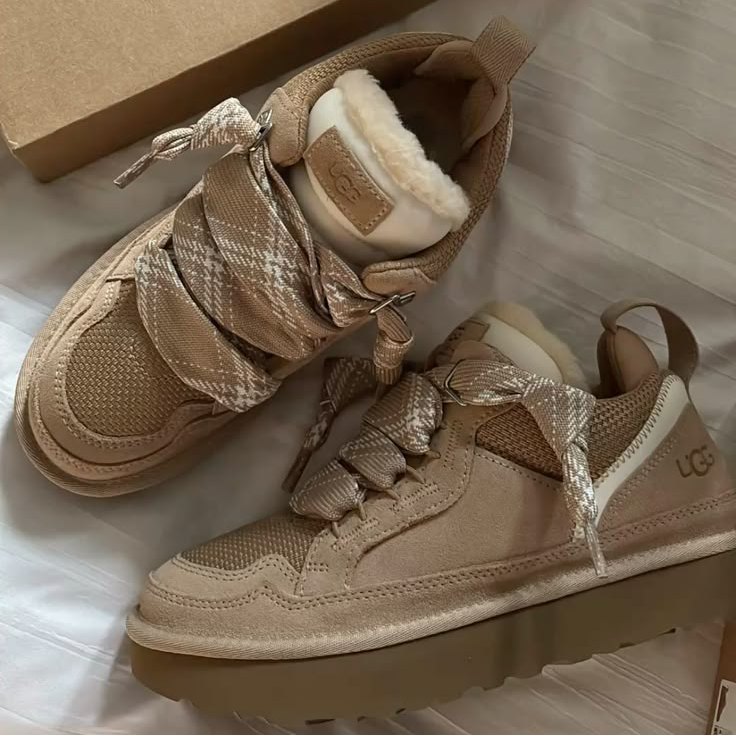 UGG Lowmel 'Sand' (W)