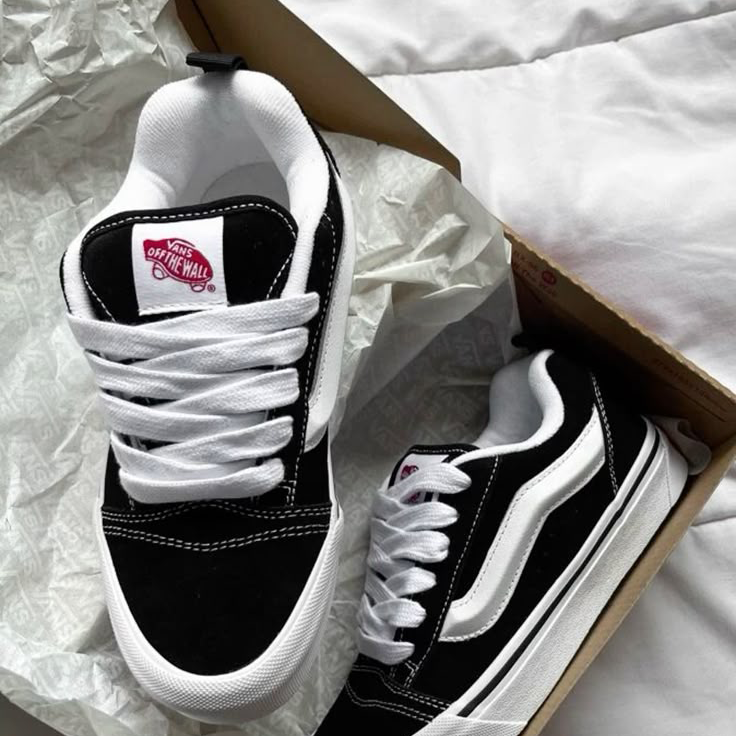 Vans Knu Skool 'Black White'