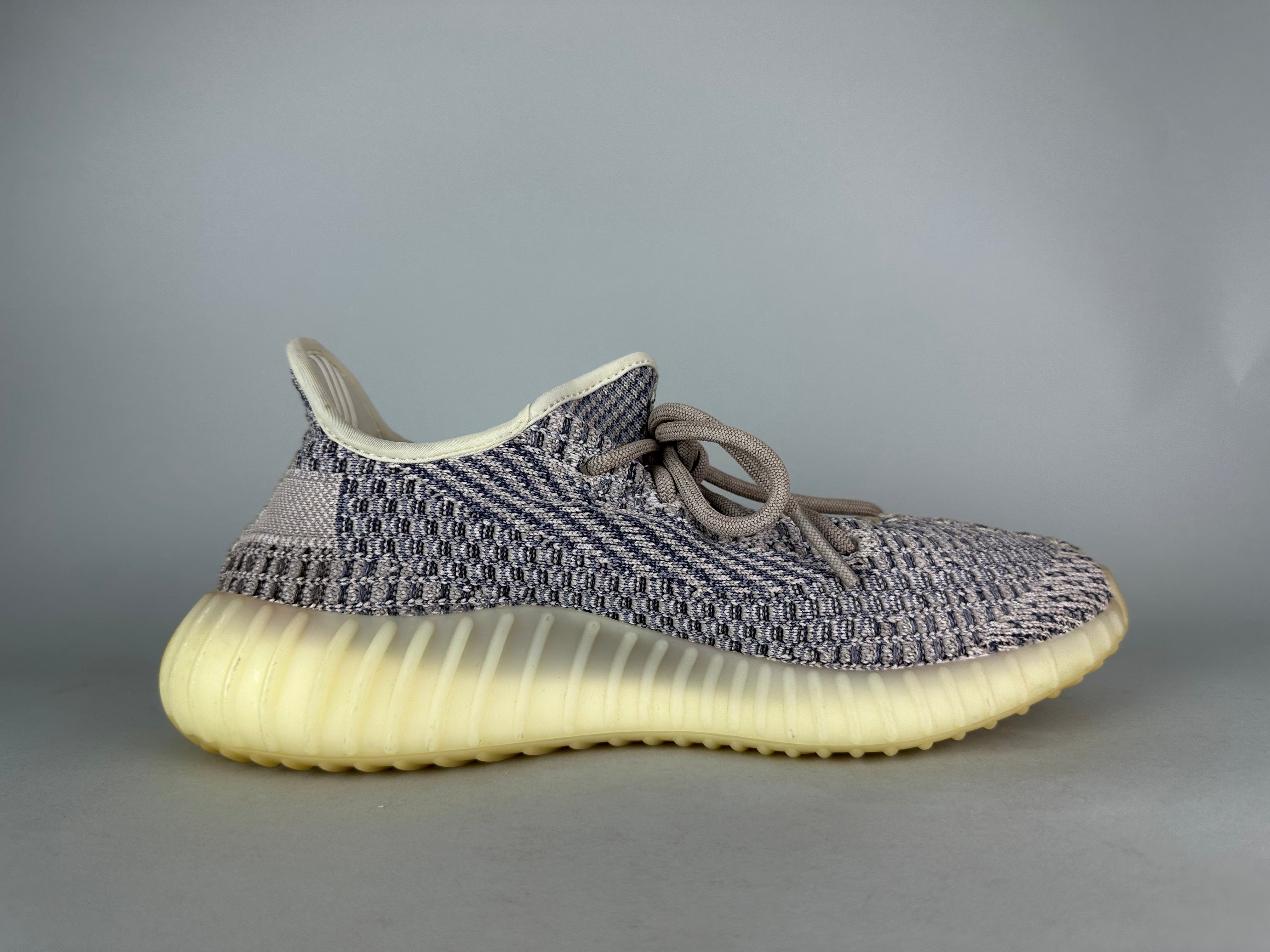 adidas Yeezy Boost 350 V2 'Ash Pearl' - Size 42 (ARCHIVE)