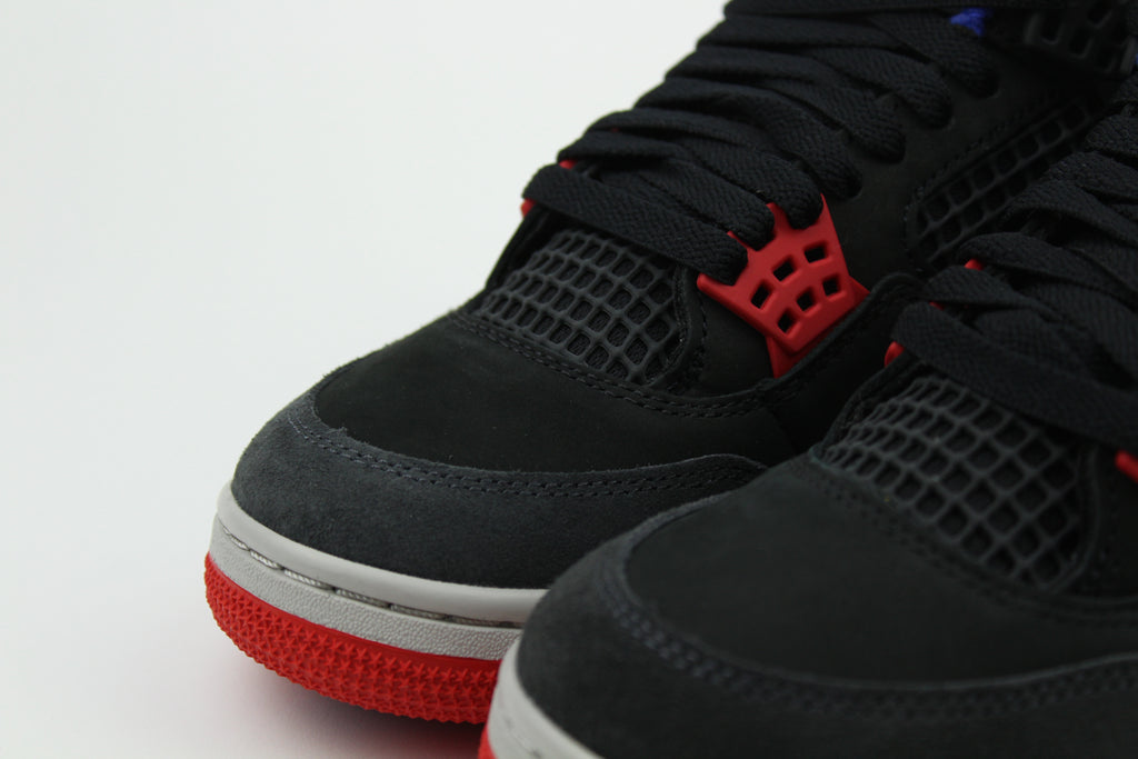 Air Jordan 4 Retro 'Rare Air' features premium leather, classic detailing, and rare heel branding. A clean, timeless sneaker perfect for modern streetwear style.