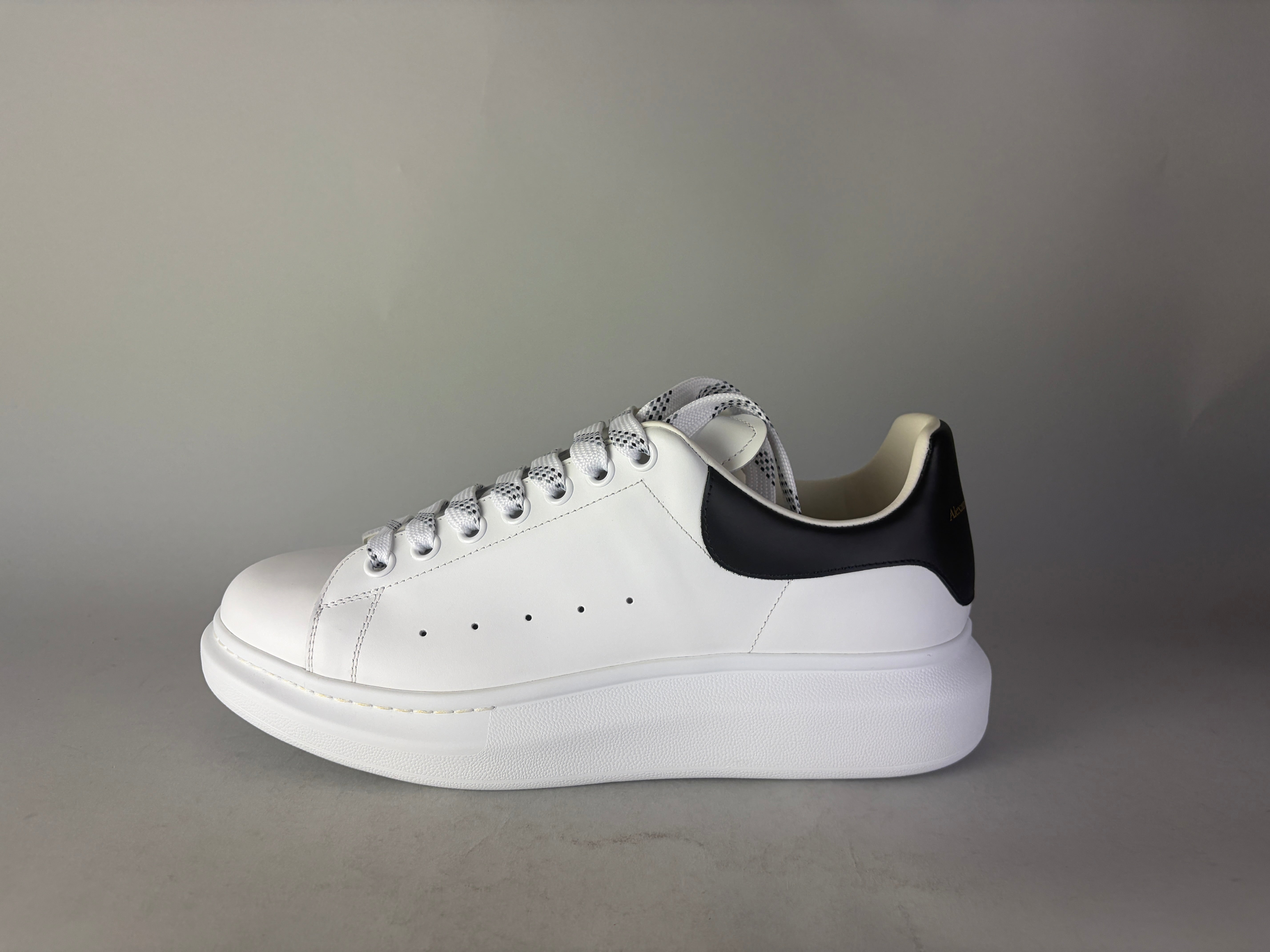 Alexander McQueen Oversized Sneaker 'White Black' 2025 - Size 43 (ARCHIVE)