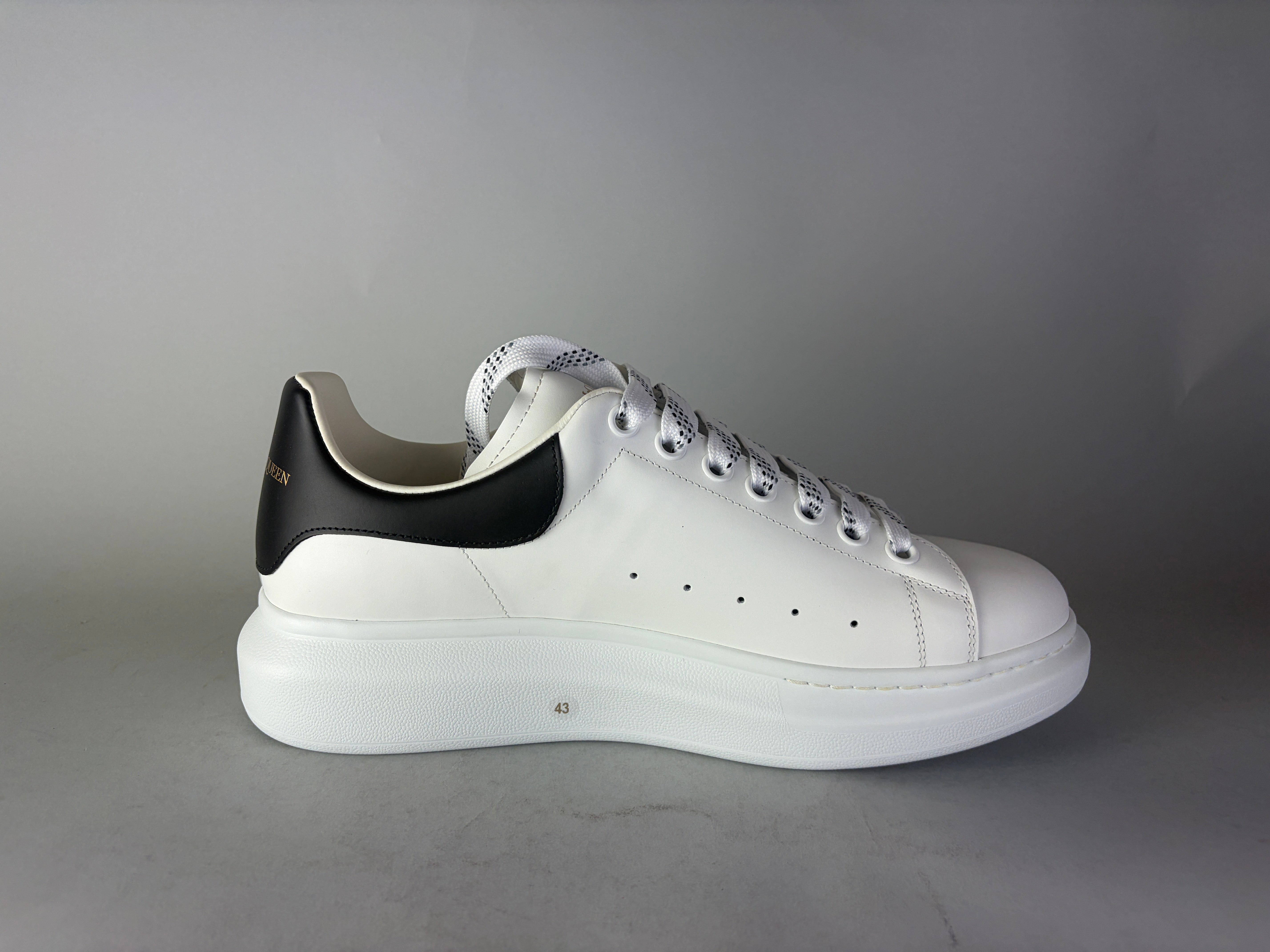 Alexander McQueen Oversized Sneaker 'White Black' 2025 - Size 43 (ARCHIVE)