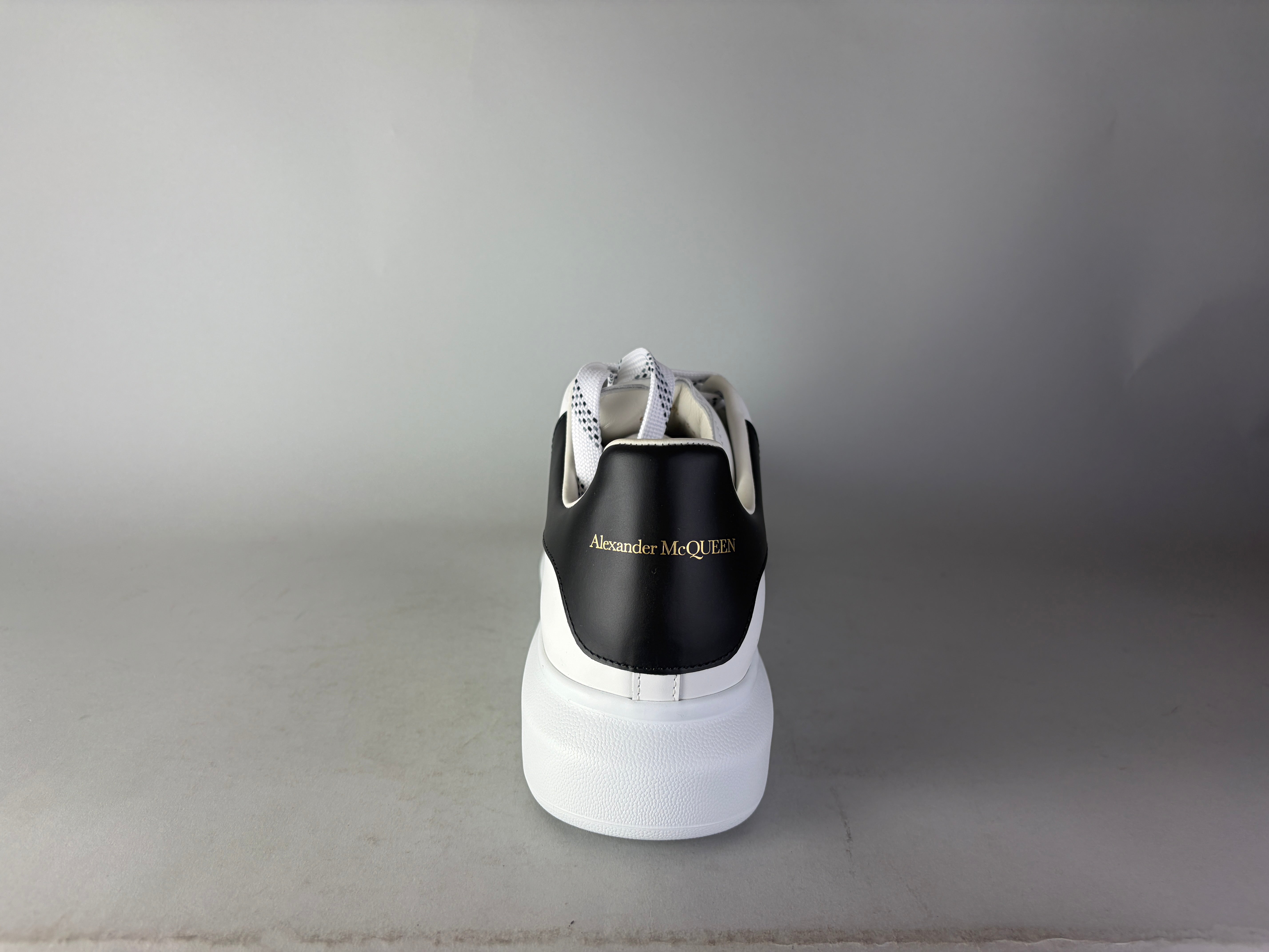 Alexander McQueen Oversized Sneaker 'White Black' 2025 - Size 43 (ARCHIVE)