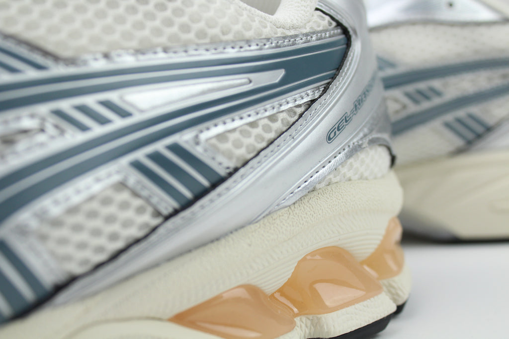 ASICS Gel-Kayano 14 Cream & Ironclad – Vintage Running Sneakers, Mesh and Synthetic Lifestyle Trainers, Retro Performance Shoes