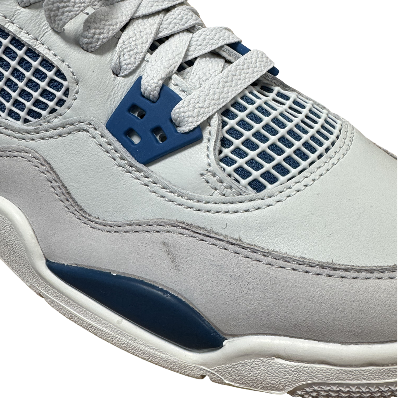 Air Jordan 4 OG Military Blue GS with white leather upper and blue accents