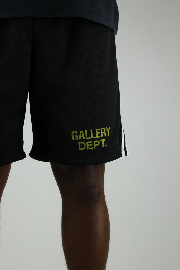 Discover the Gallery Dept. Venice Court Shorts 'Black' premium casual shorts crafted with a relaxed fit, minimalist design, and versatile style. Perfect for everyday streetwear or elevated casual looks.