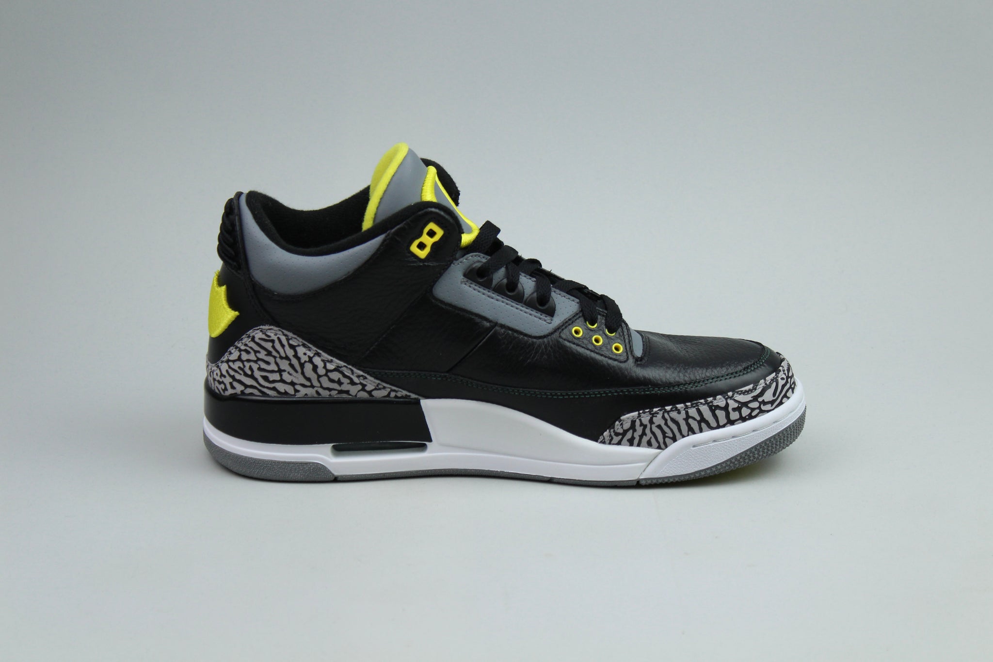 jordan3-oregonducks-pitcrew-  display picture 3