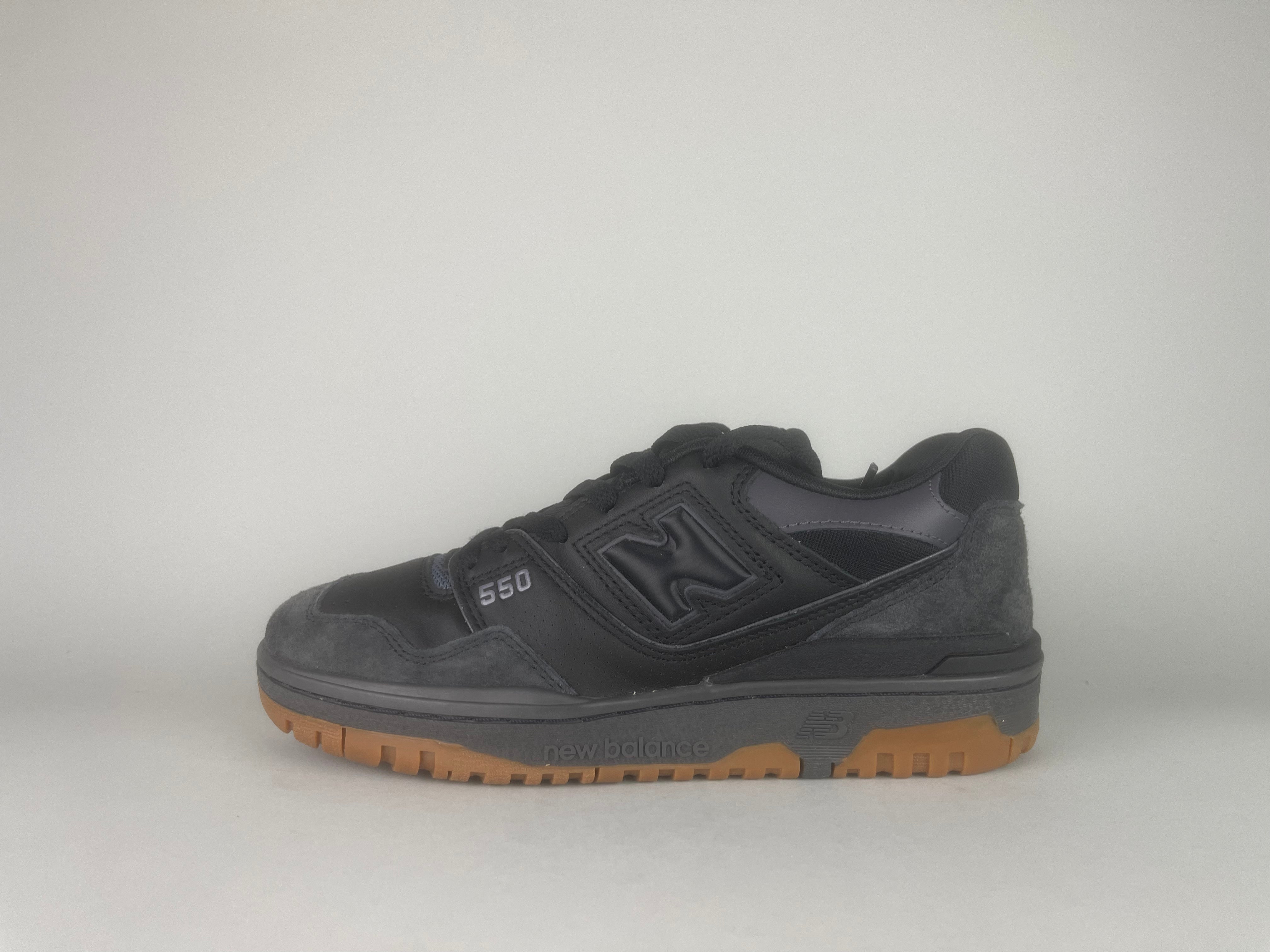 New Balance 550 'Black Gum' - Size 40 (ARCHIVE)