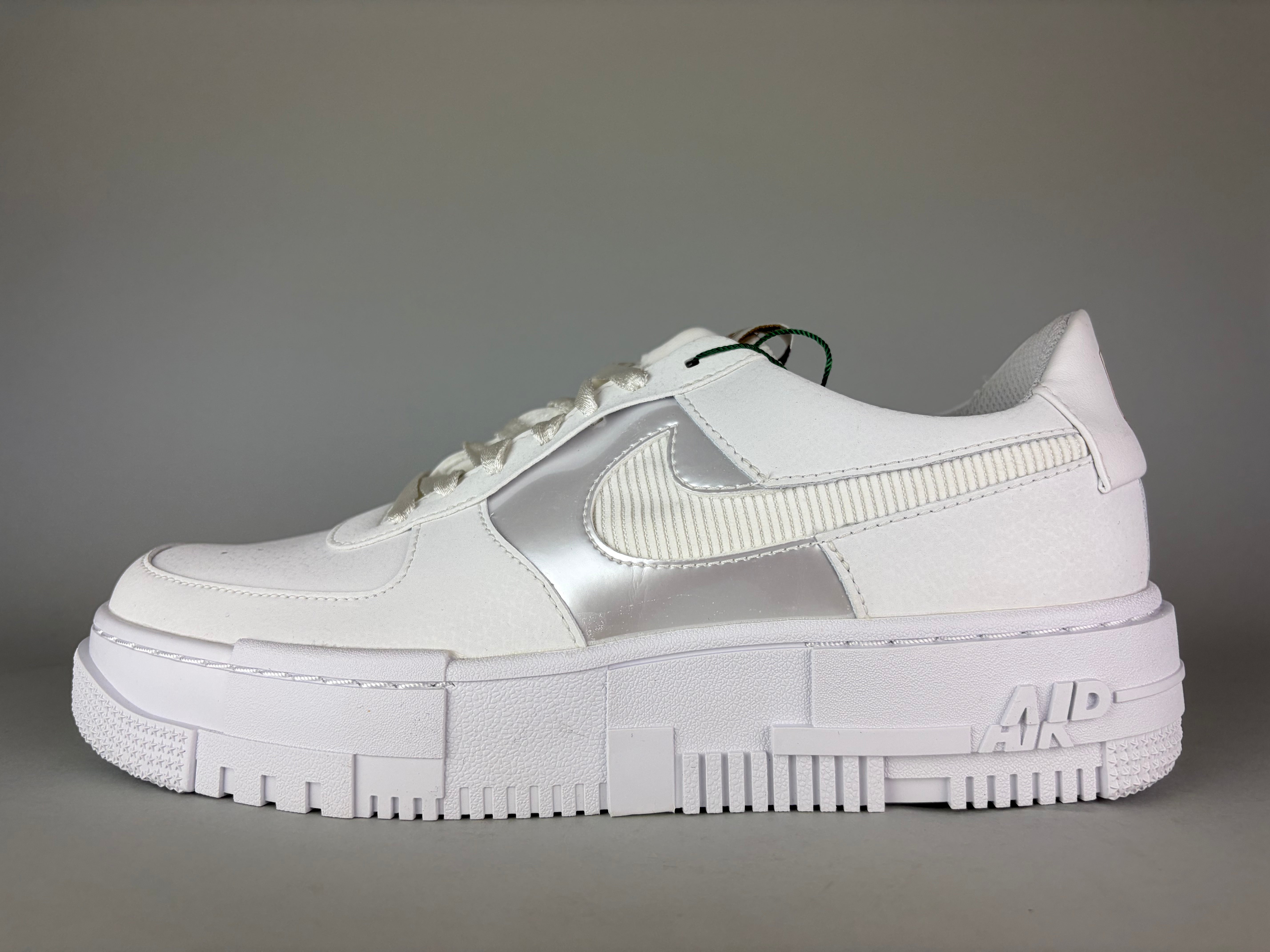 Nike Air Force 1 Pixel ‘White Gold Chain’ (W) - Talla 41 (ARCHIVO)