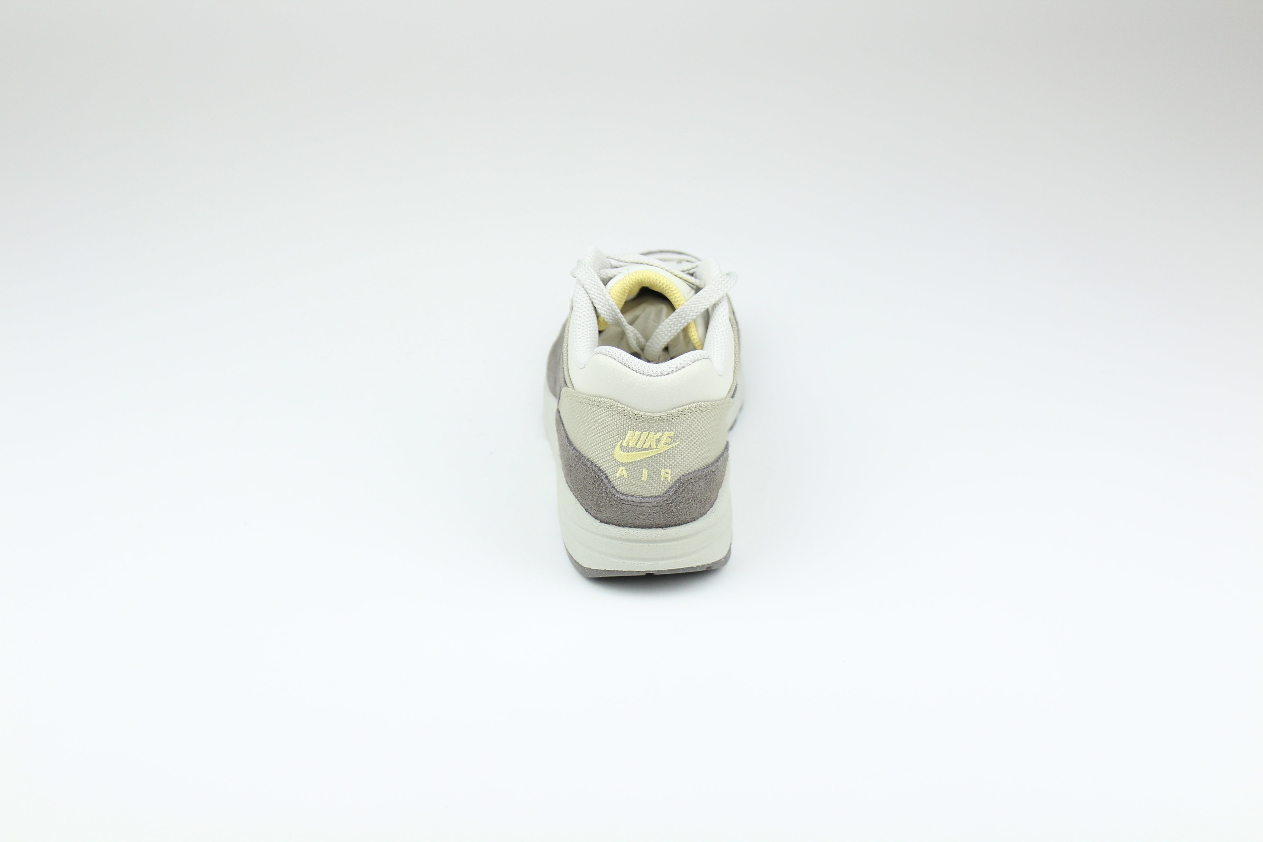 Nike Air Max 1 Premium Cave Stone – Suede and Mesh Retro Running Sneakers, Classic Lifestyle Shoes, Iconic Streetwear Trainers