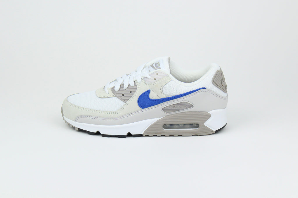 Nike Air Max 90 sneakers in 'Grey Racer Blue' colorway, stylish athletic shoes with grey and blue accents, perfect for casual and sportswear.