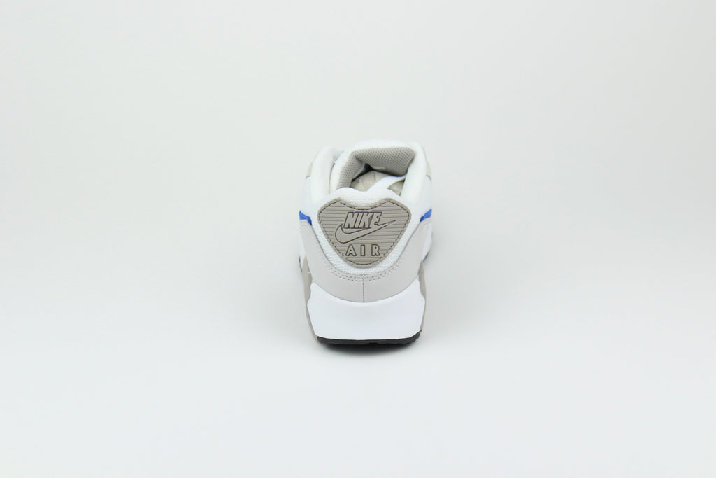 Nike Air Max 90 sneakers in 'Grey Racer Blue' colorway, stylish athletic shoes with grey and blue accents, perfect for casual and sportswear.